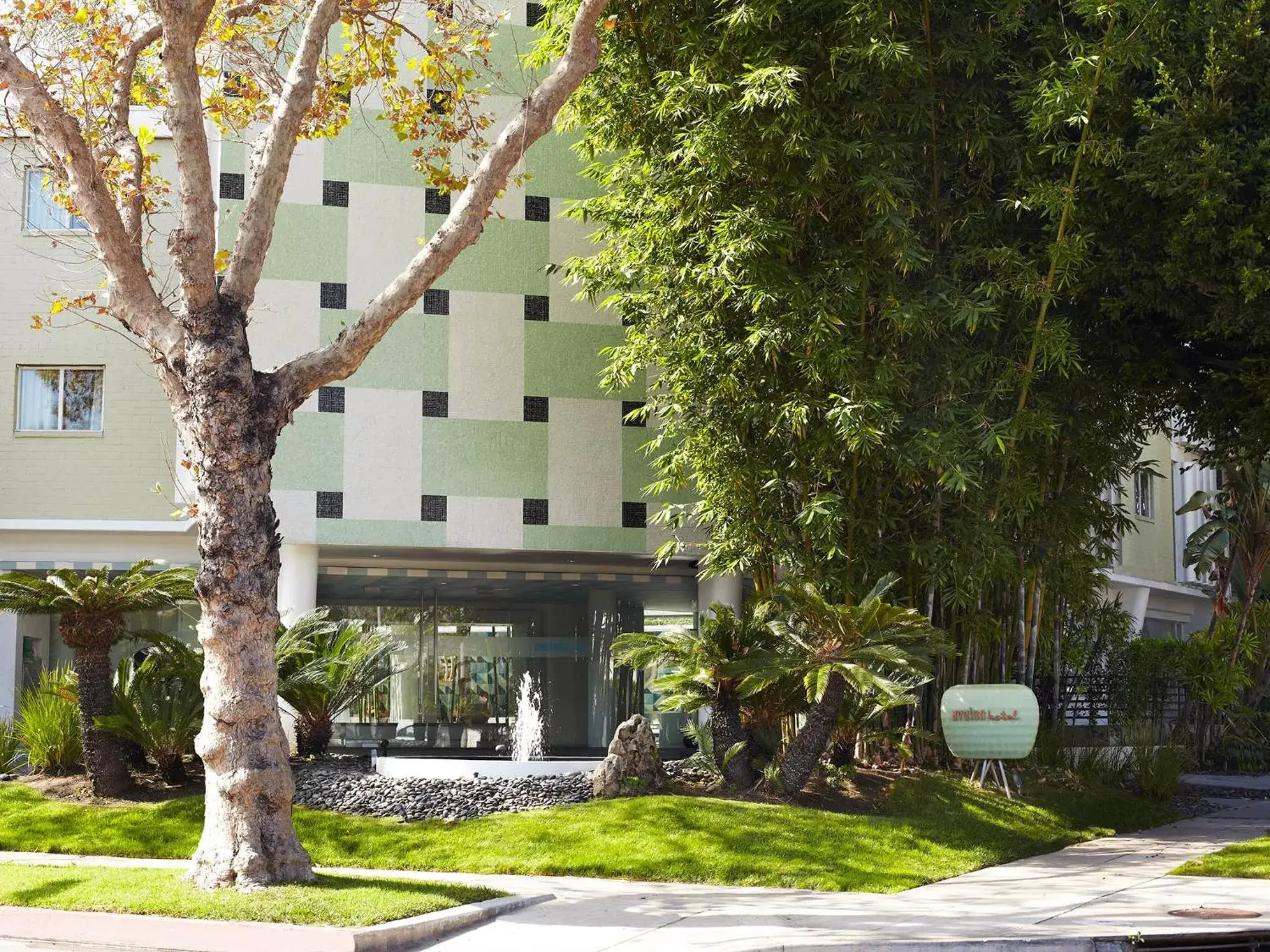Facade/entrance, Property Building in Avalon Hotel Beverly Hills, a Member of Design Hotels