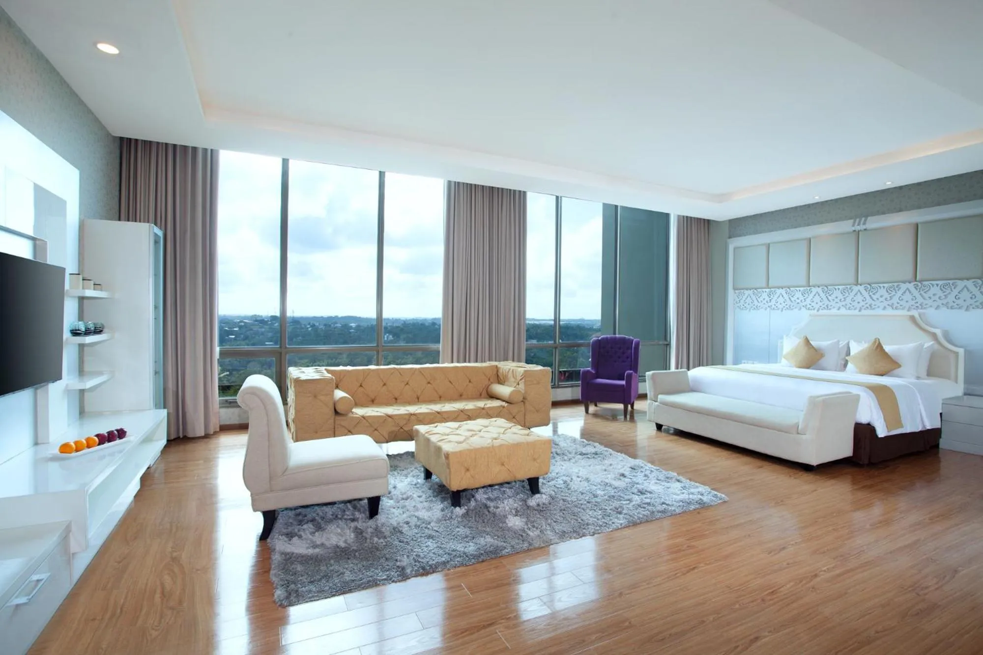 Bed in Platinum Hotel & Convention Hall Balikpapan