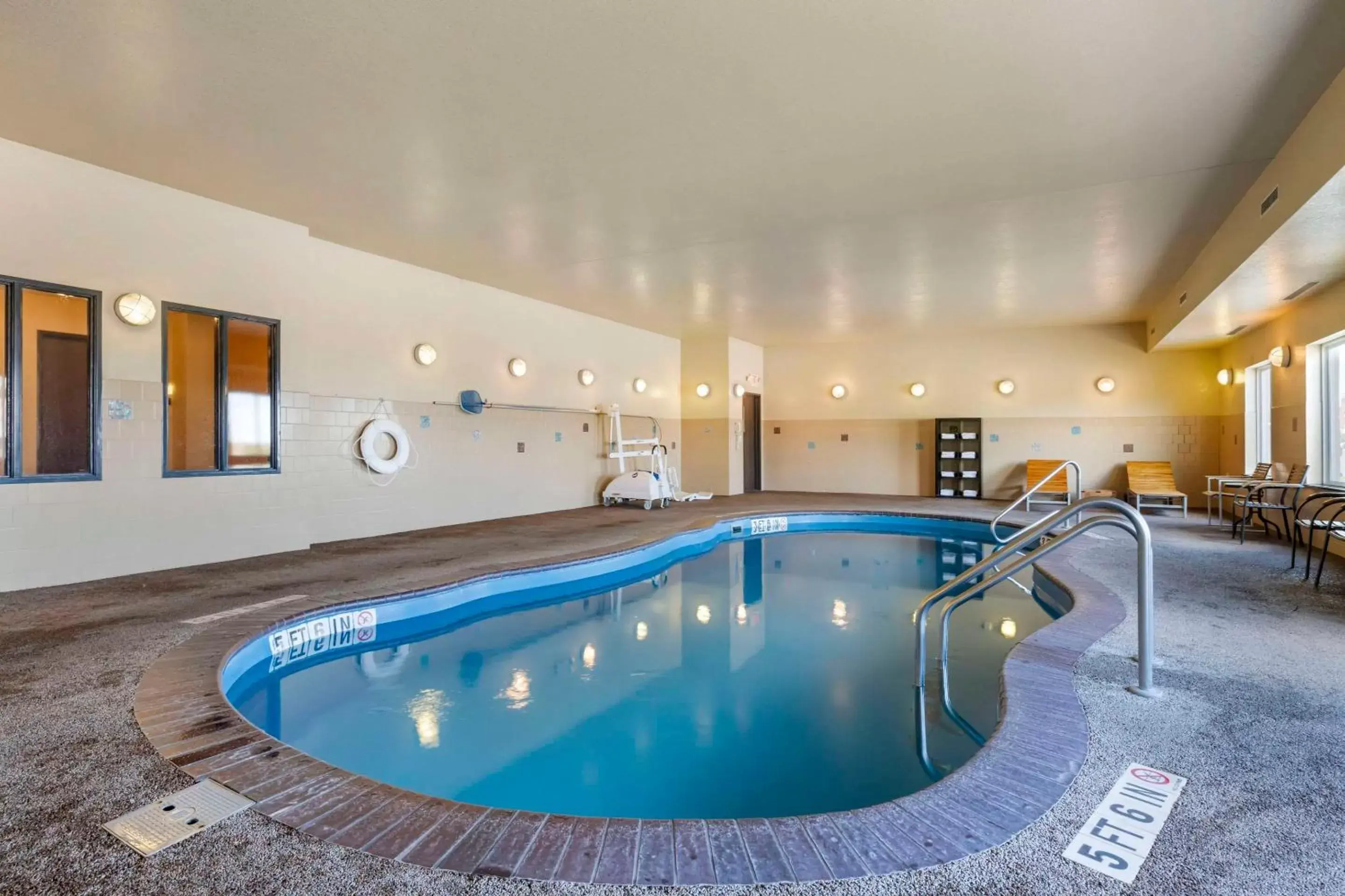 Swimming Pool in Sleep Inn & Suites Rapid City