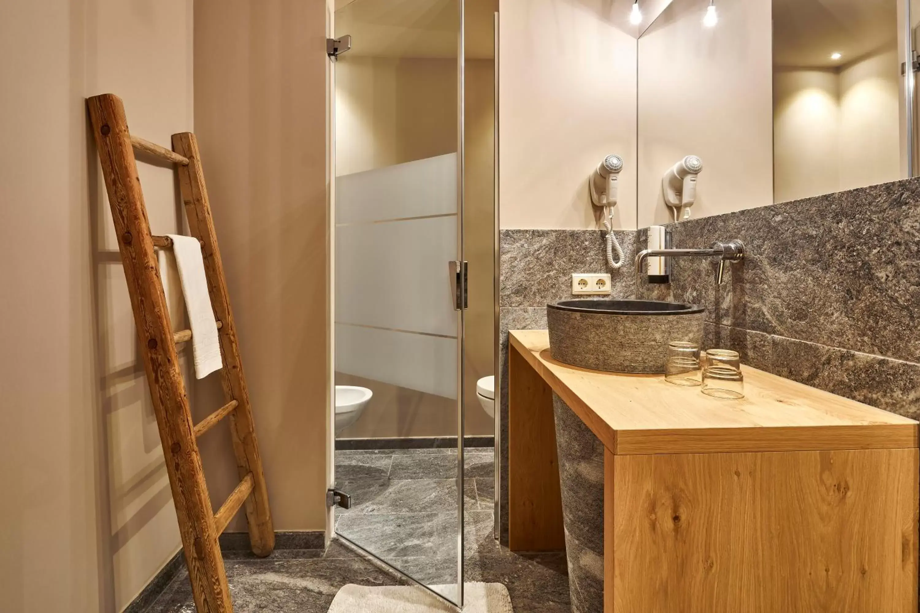 Balcony/Terrace, Bathroom in Hotel Marmolada