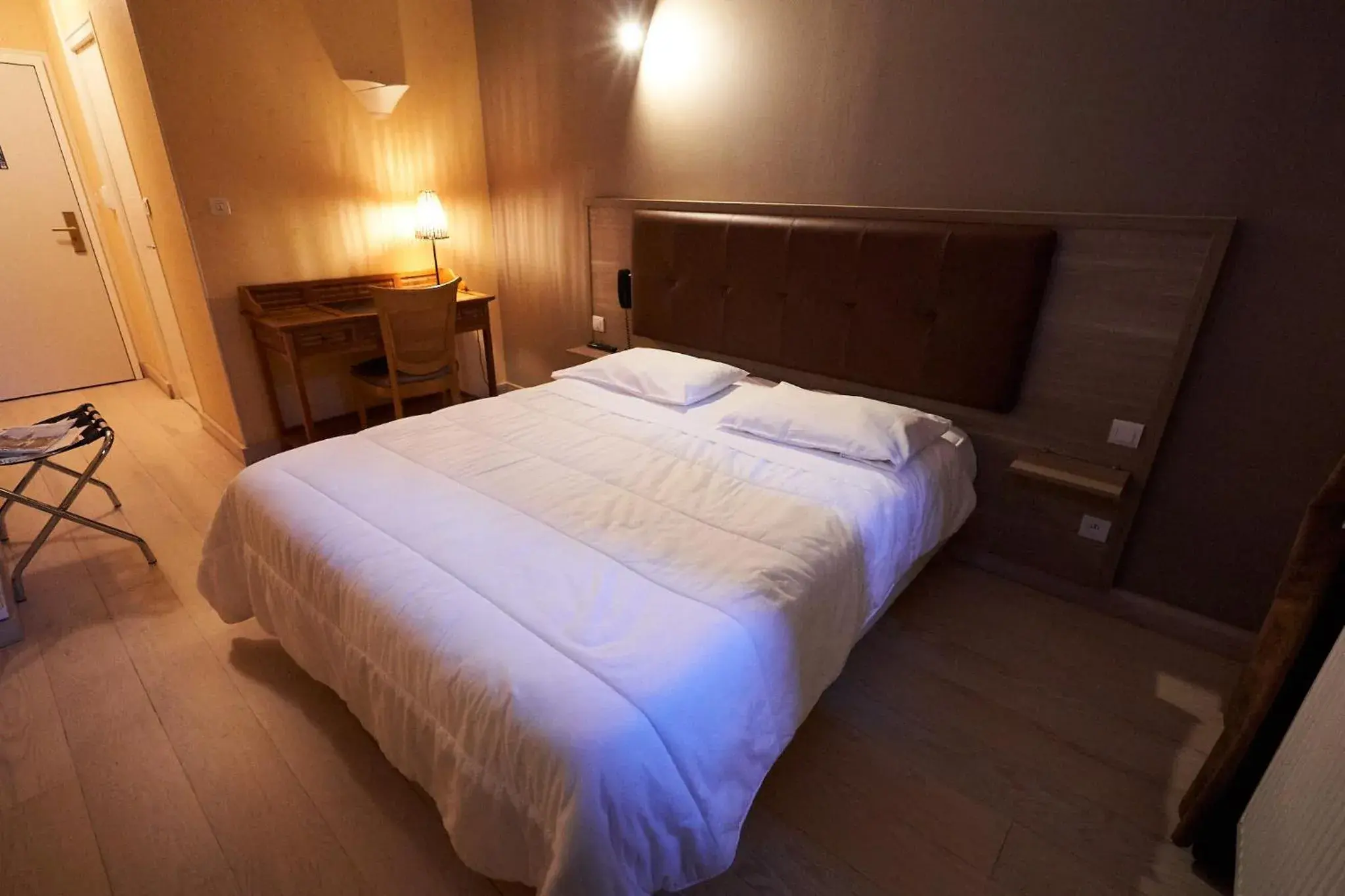 Bed in Hôtel La Flambée