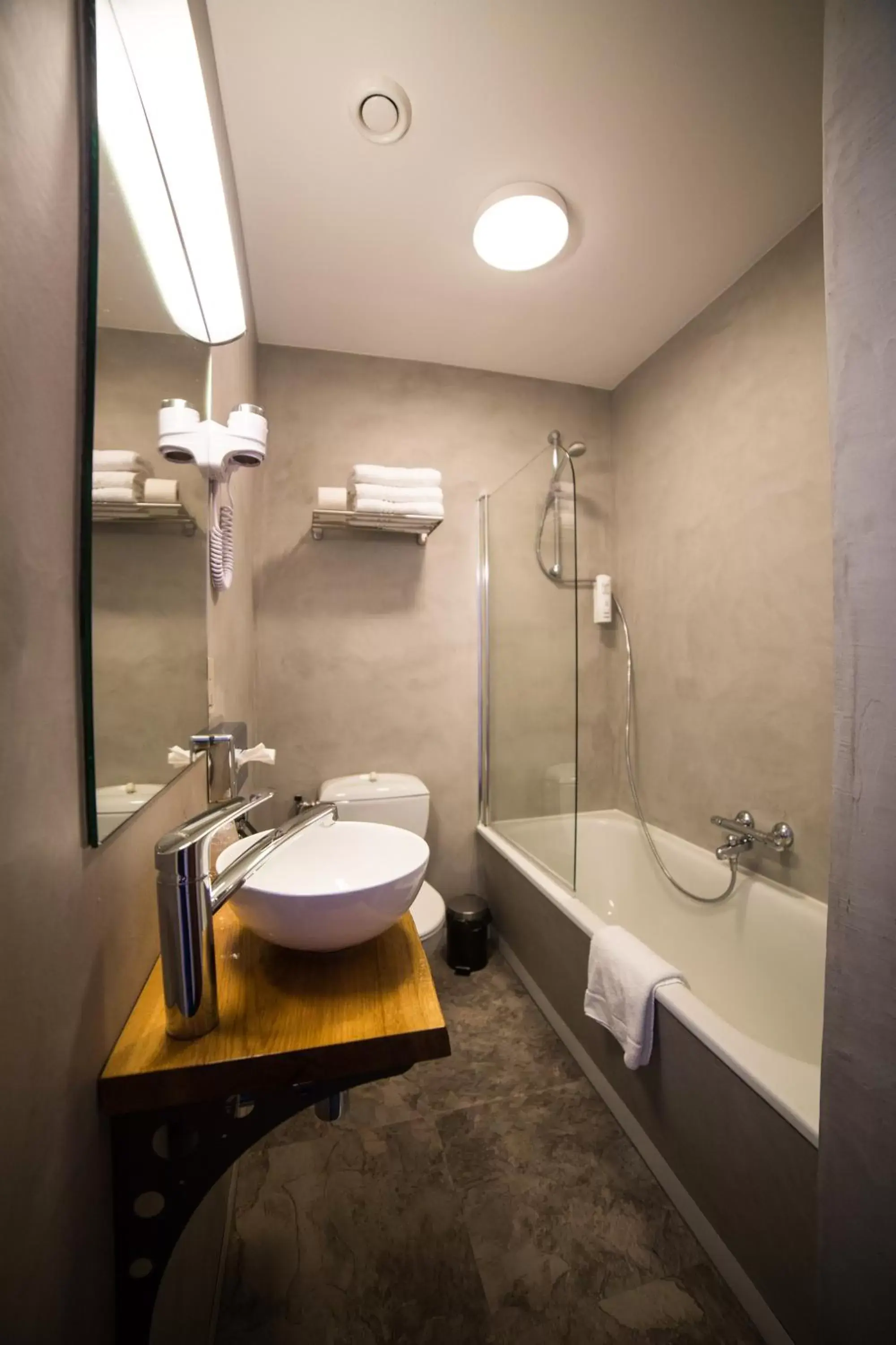 Bathroom in Fletcher Hotel-Restaurant de Korenbeurs