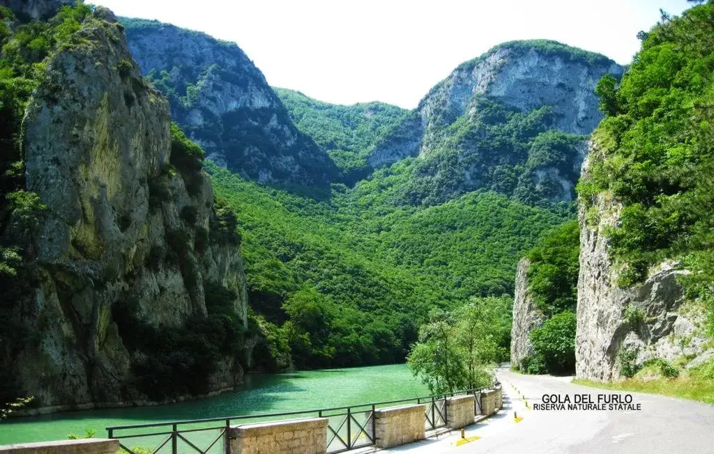 Nearby landmark, Mountain View in La Finestra sul Fiume