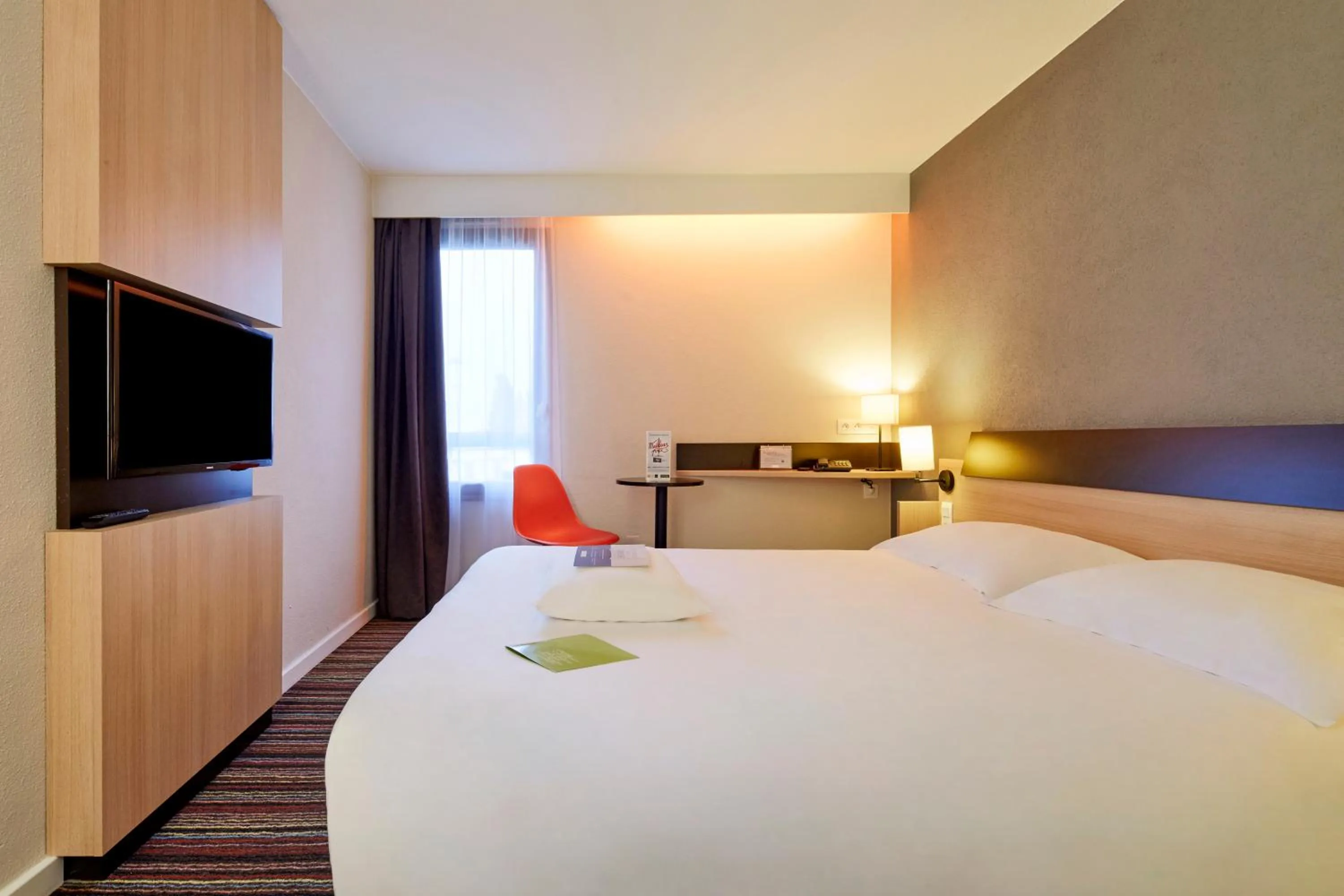 Photo of the whole room, Bed in Kyriad Tours Sud - Chambray Lès Tours