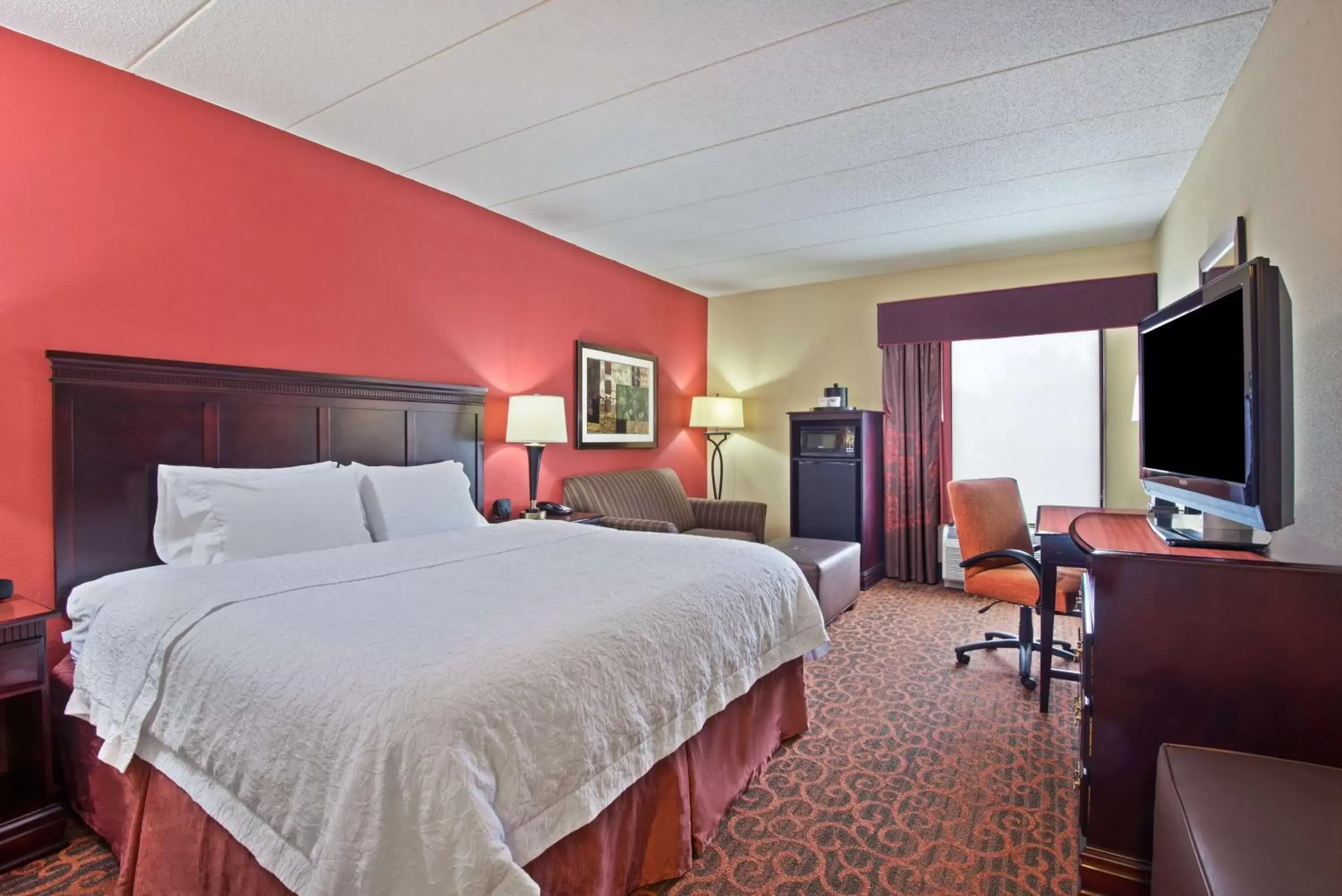 King Room with Whirlpool in Hampton Inn Winfield Teays Valley King Room with Whirlpool in Hampton Inn Winfield Teays Valley