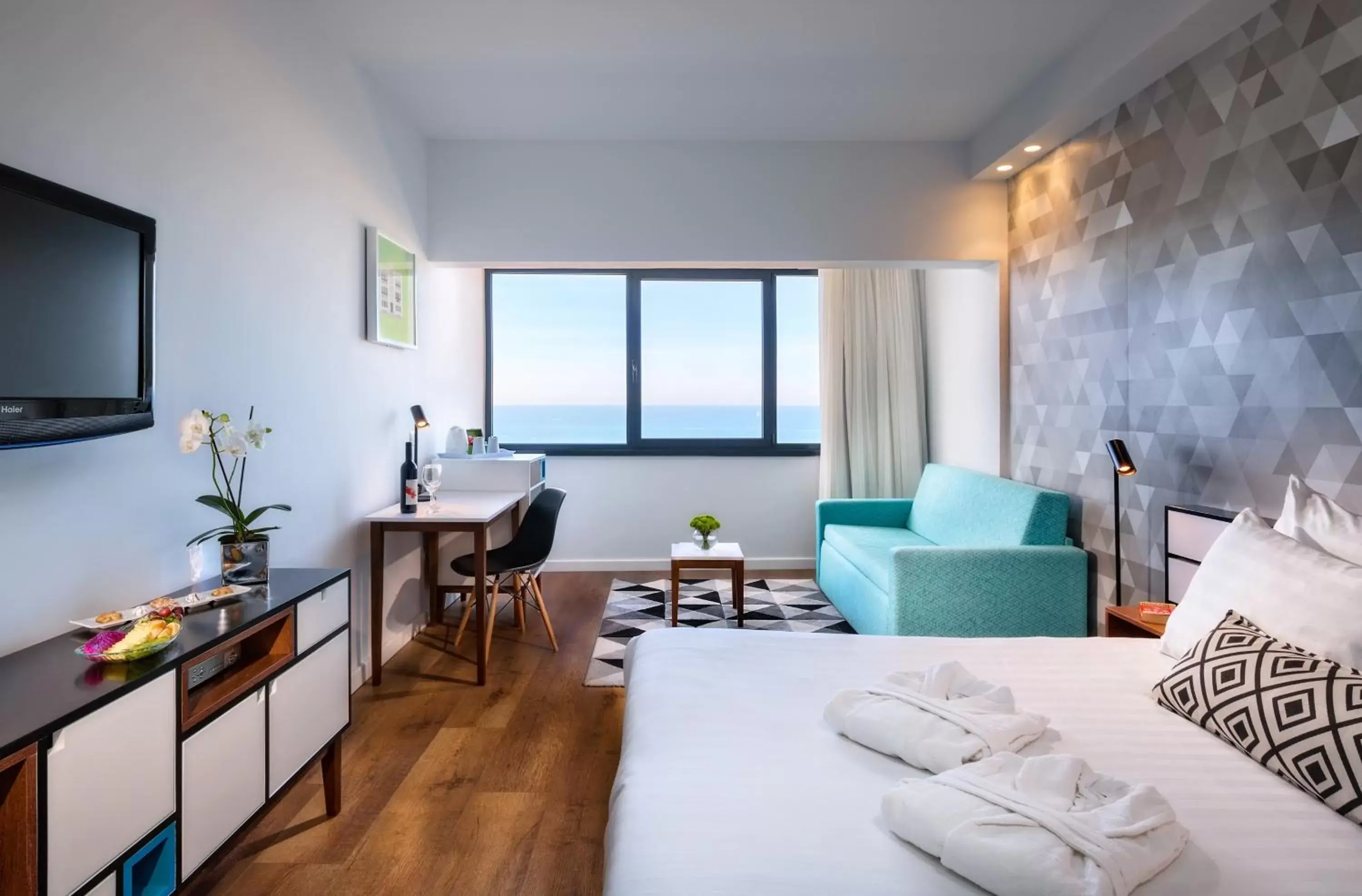 Bedroom in Prima Tel Aviv Hotel