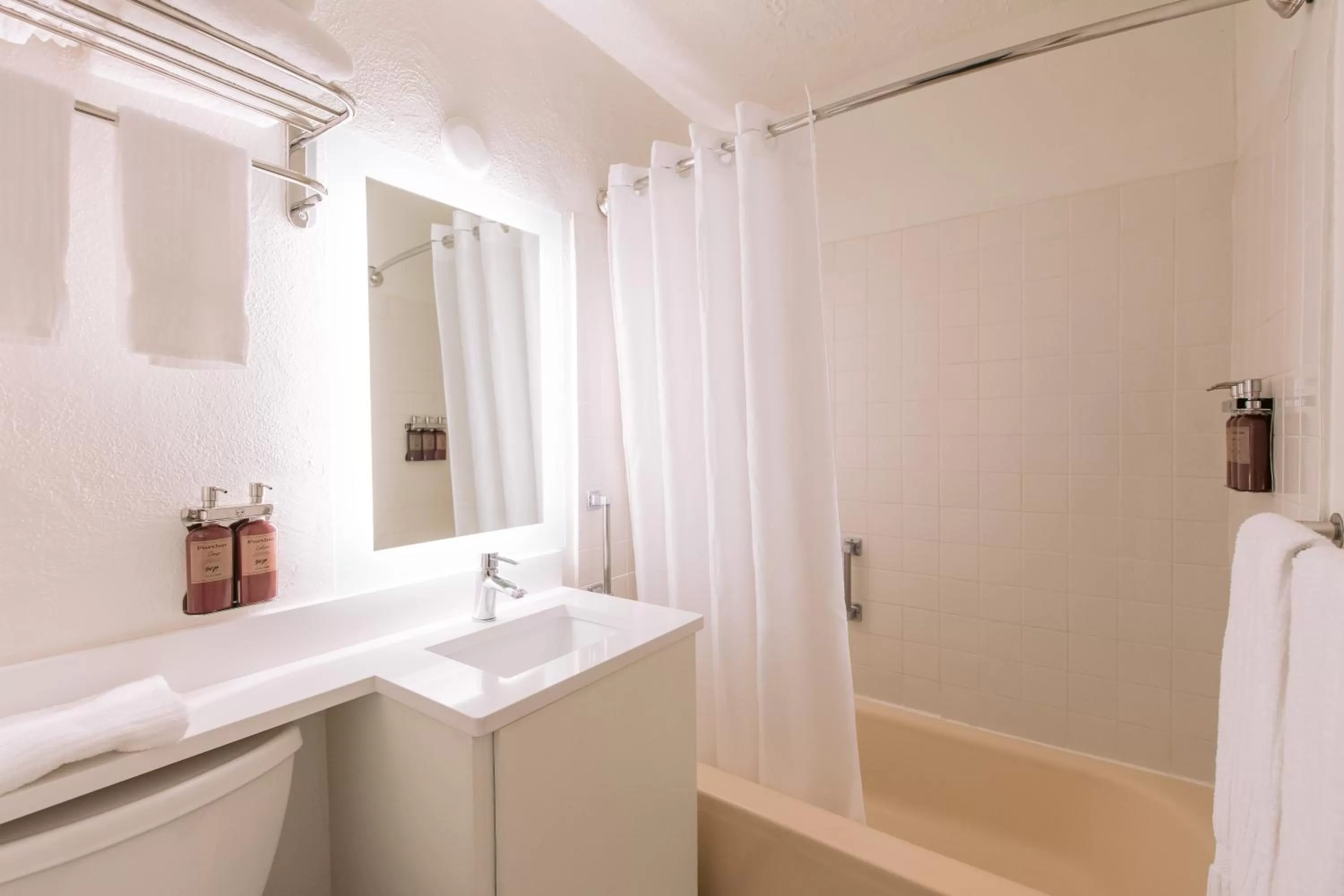 Bathroom in SCP Hilo Hotel