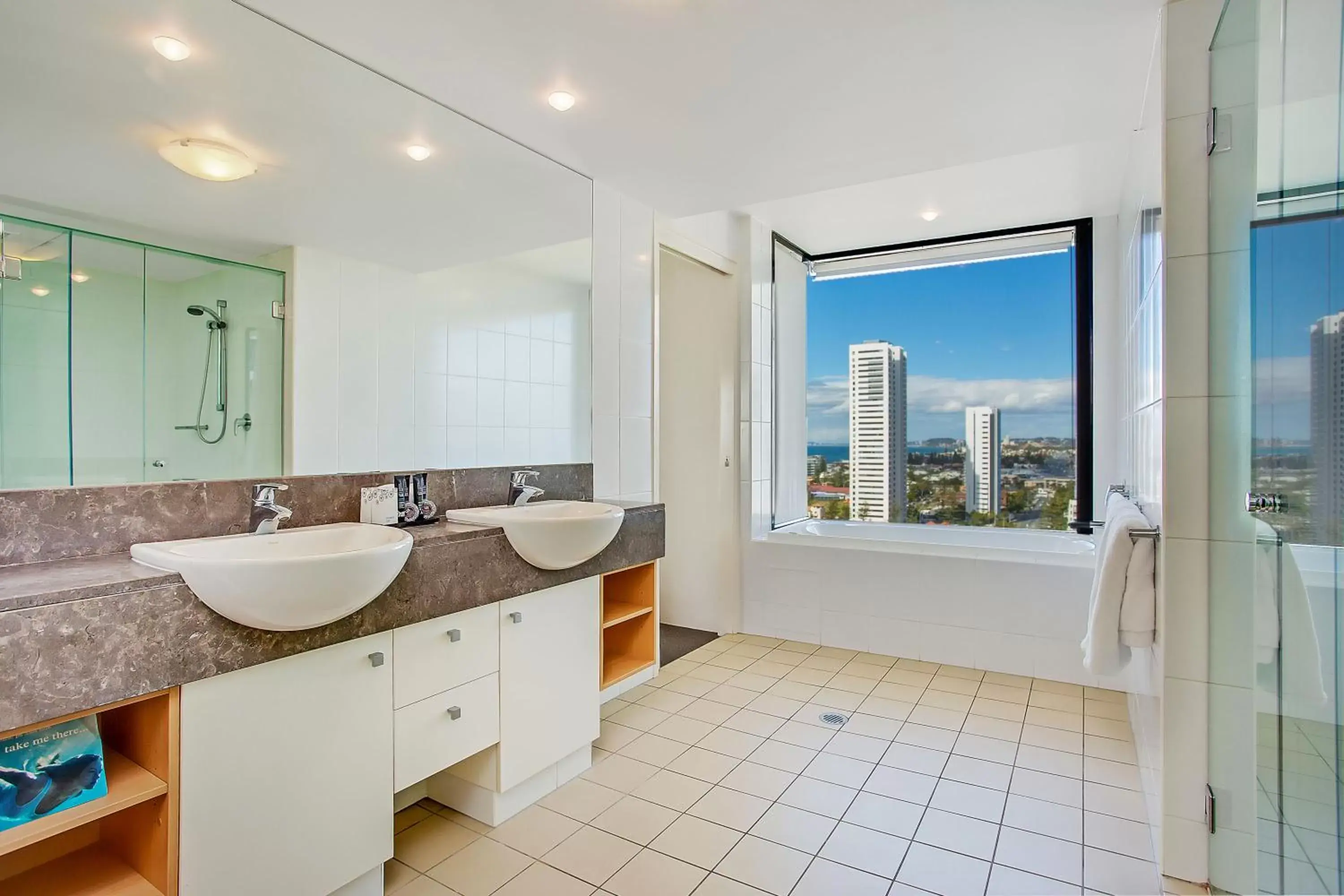 Bathroom in Mantra Broadbeach on the Park