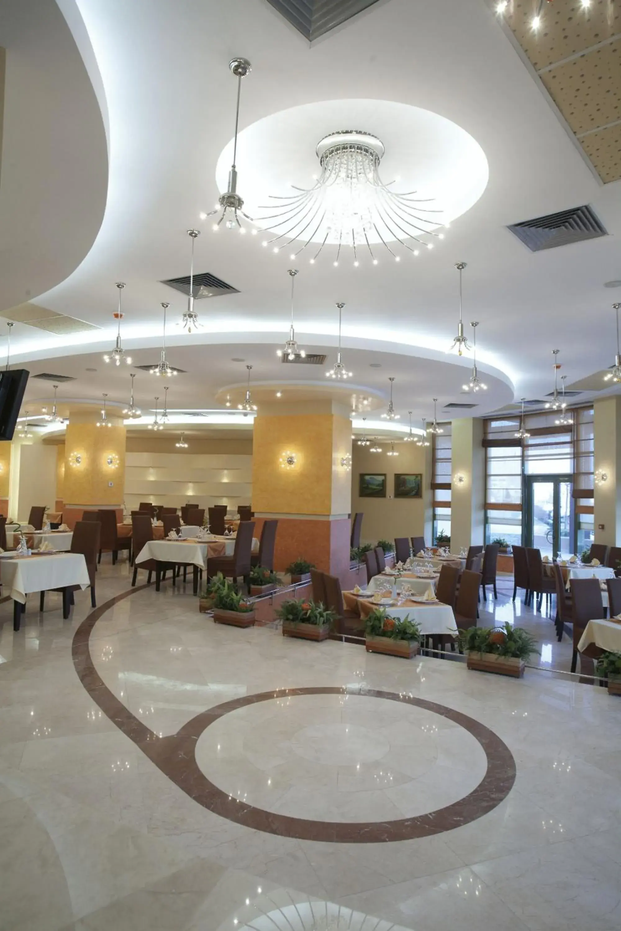 Restaurant/places to eat in BW Premier Collection Mari Vila Hotel