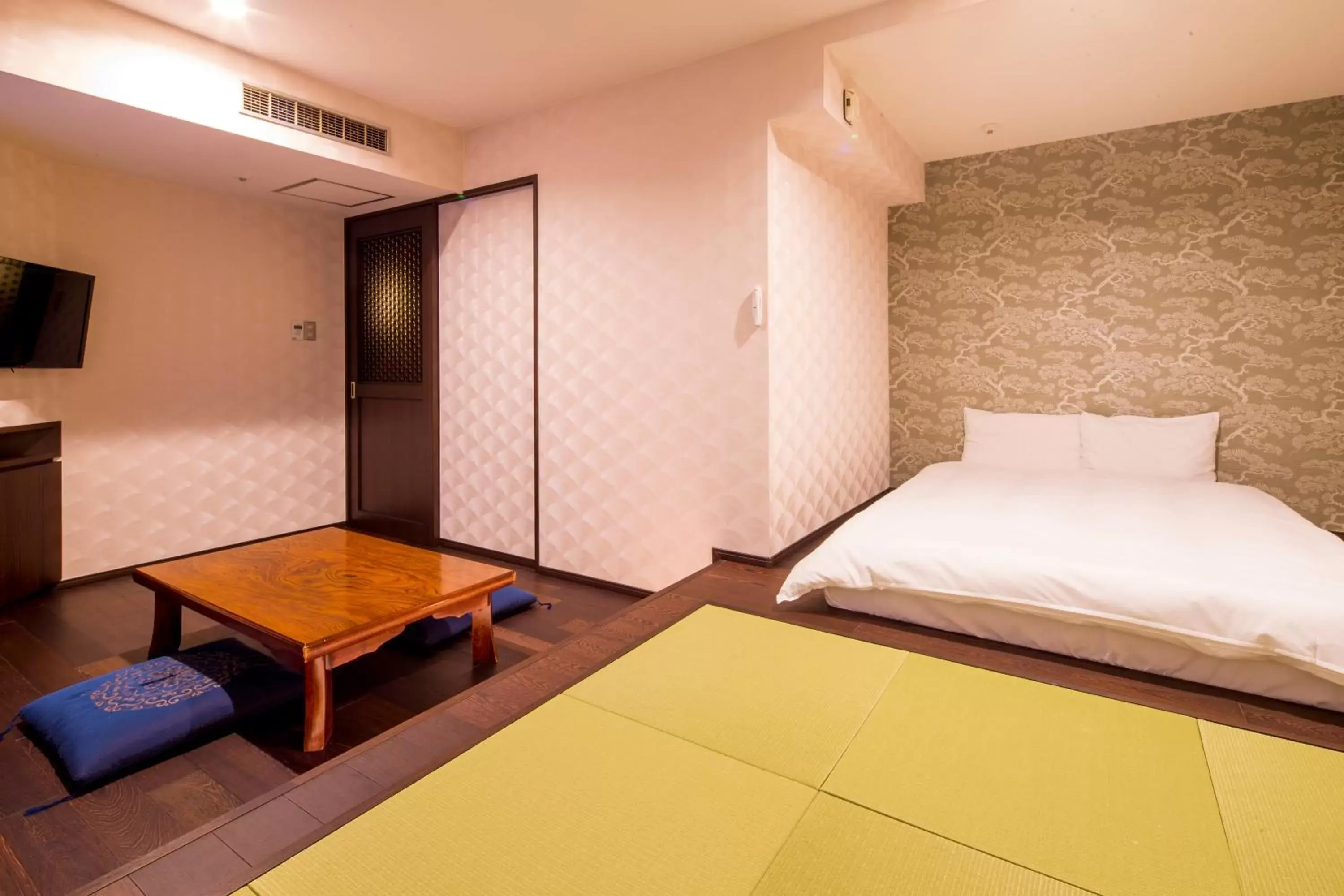 Bed in New Osaka Hotel