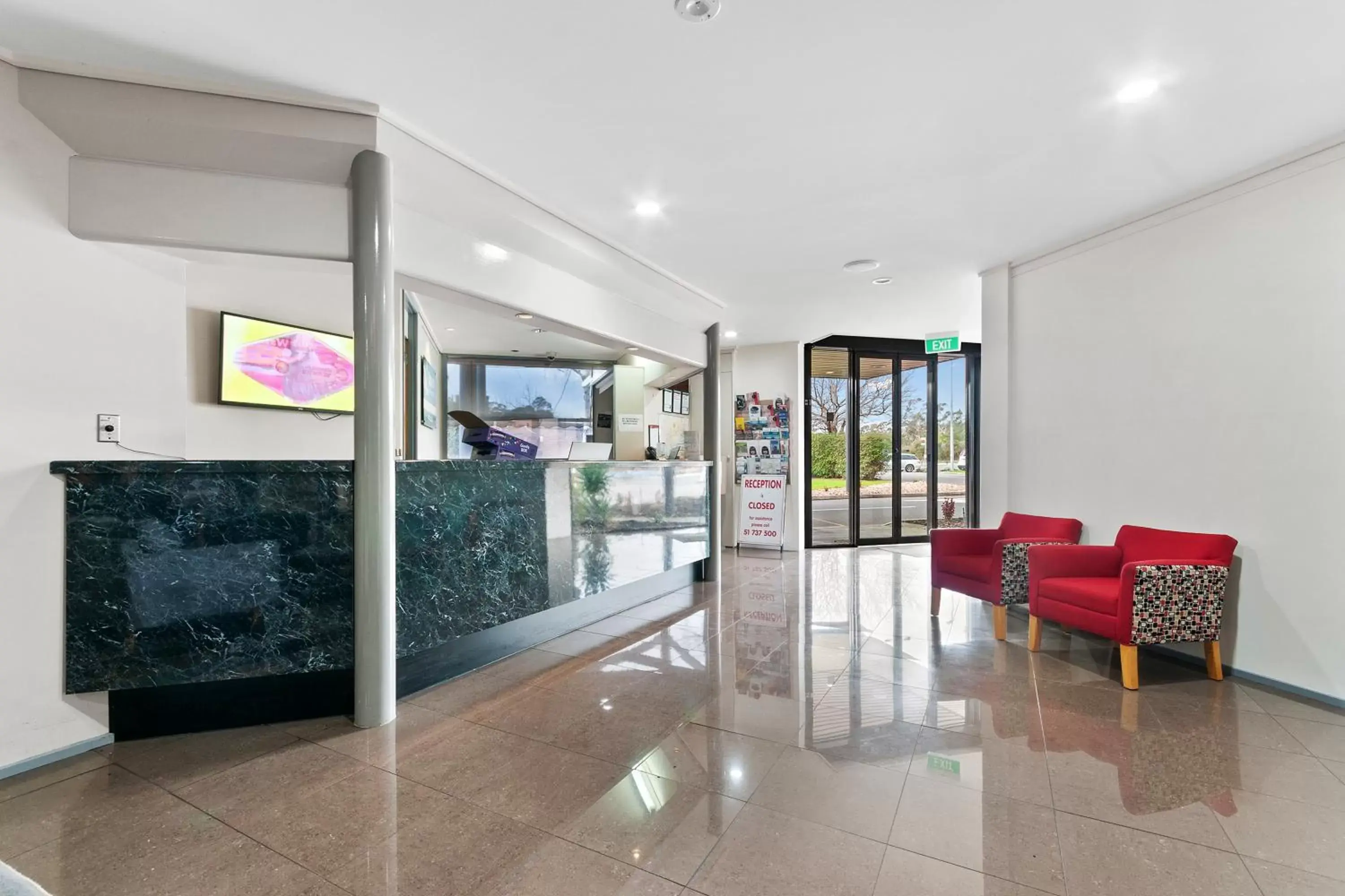 Property building, Lobby/Reception in Quality Inn & Suites Traralgon