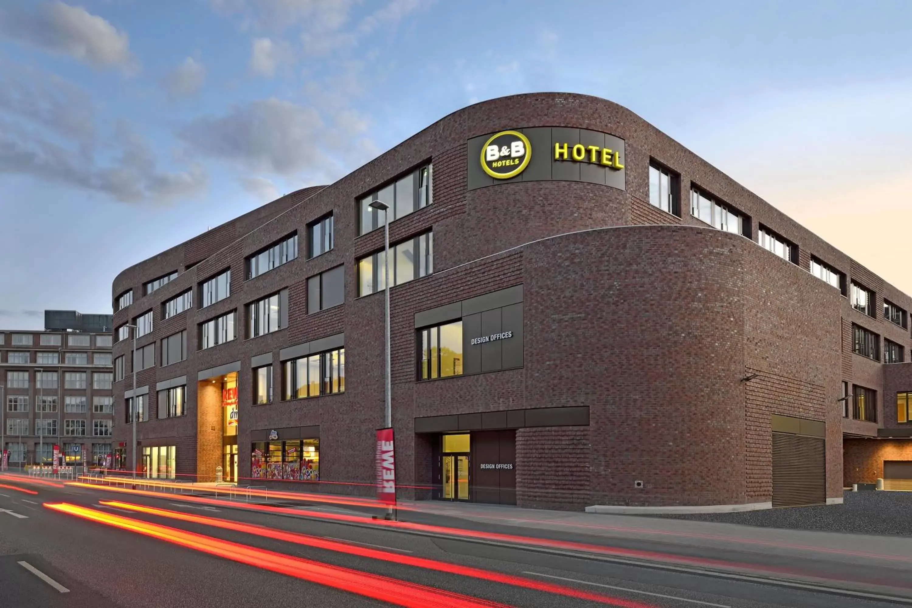 Property Building in B&B Hotel Hannover-City