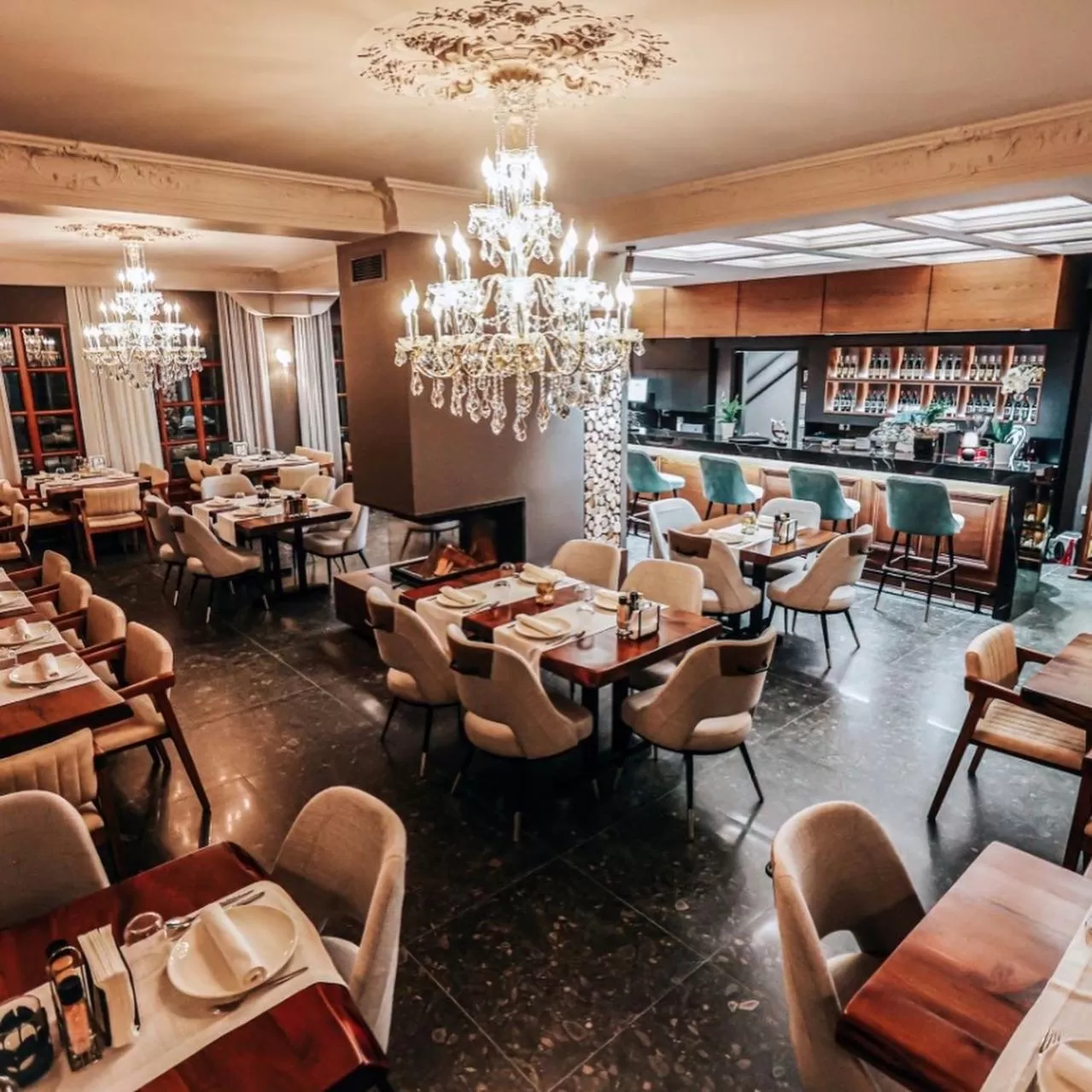 Restaurant/places to eat in Villa Domenico Korce