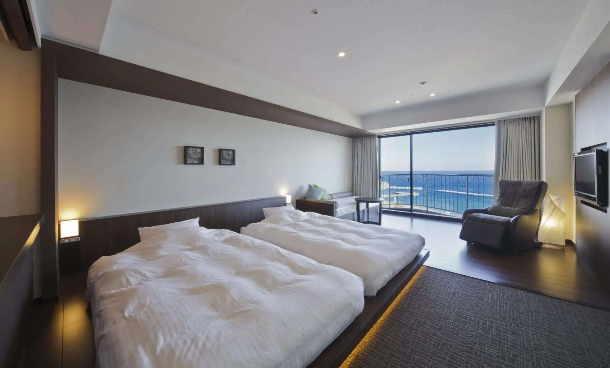 Day, Bed in Atami Seaside Spa & Resort