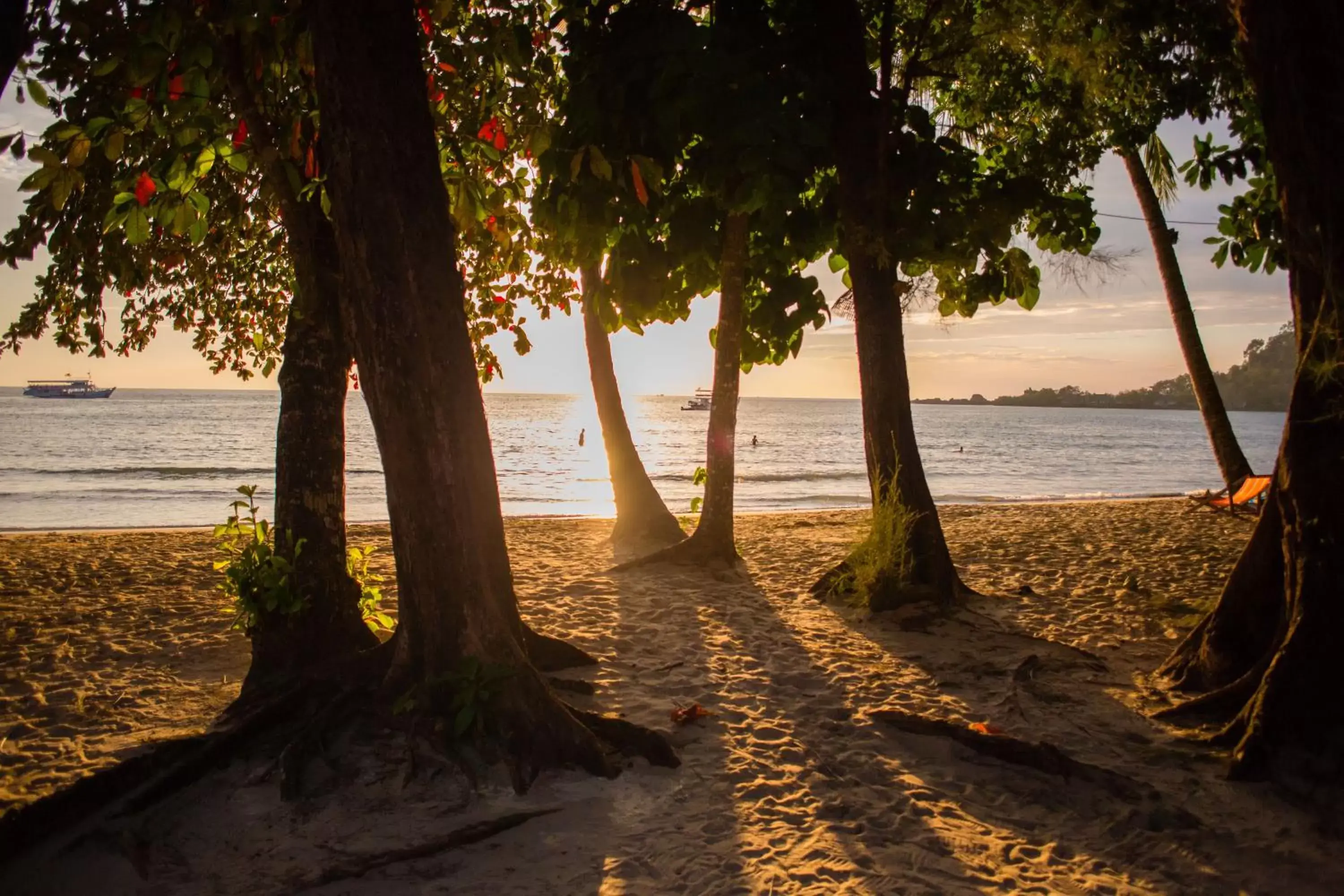 Nearby landmark, Beach in Flora I Talay