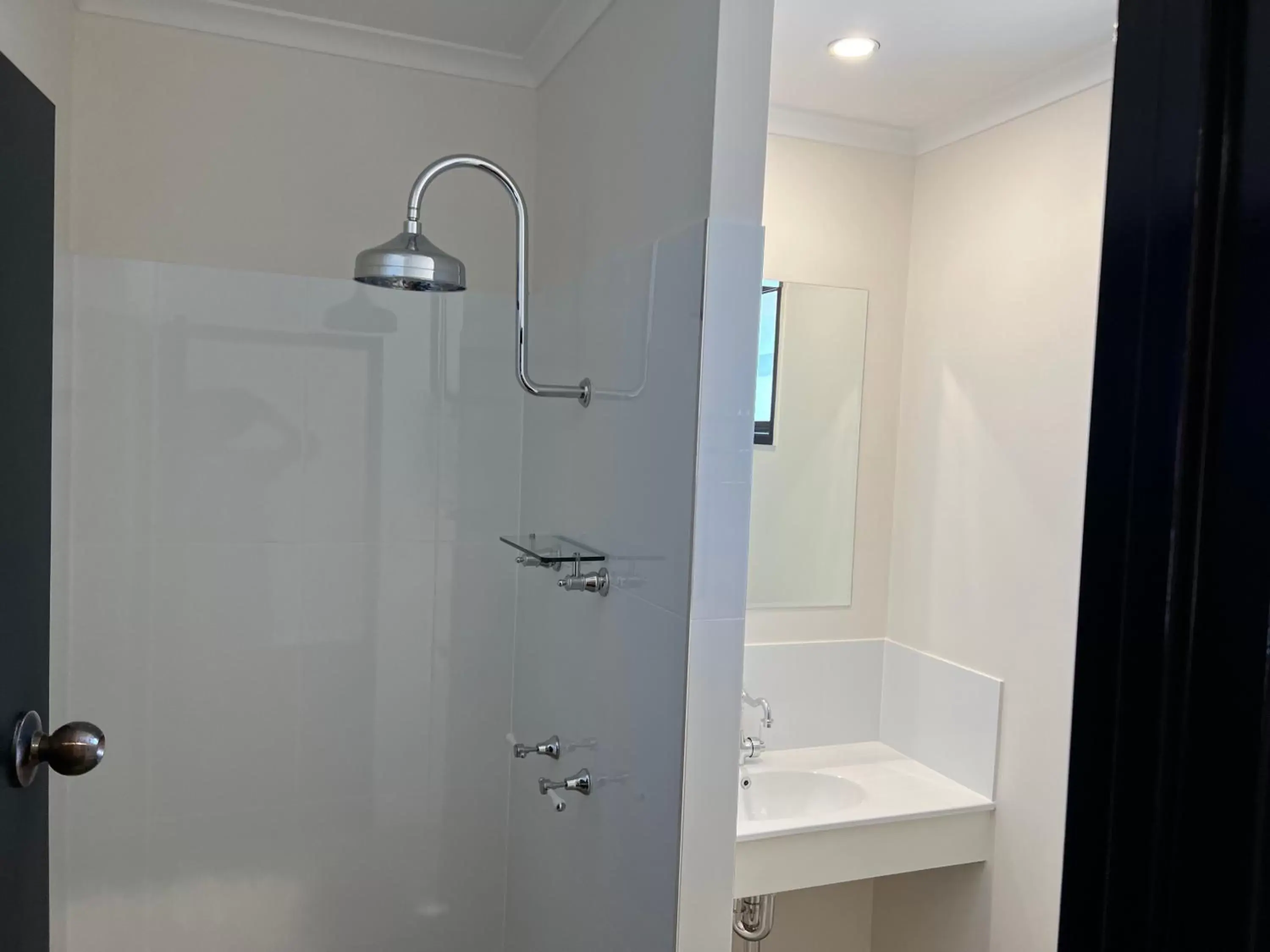 Bathroom in Albert Park Motor Inn-KING BED IN EVERY ROOM-RENOVATED 2022