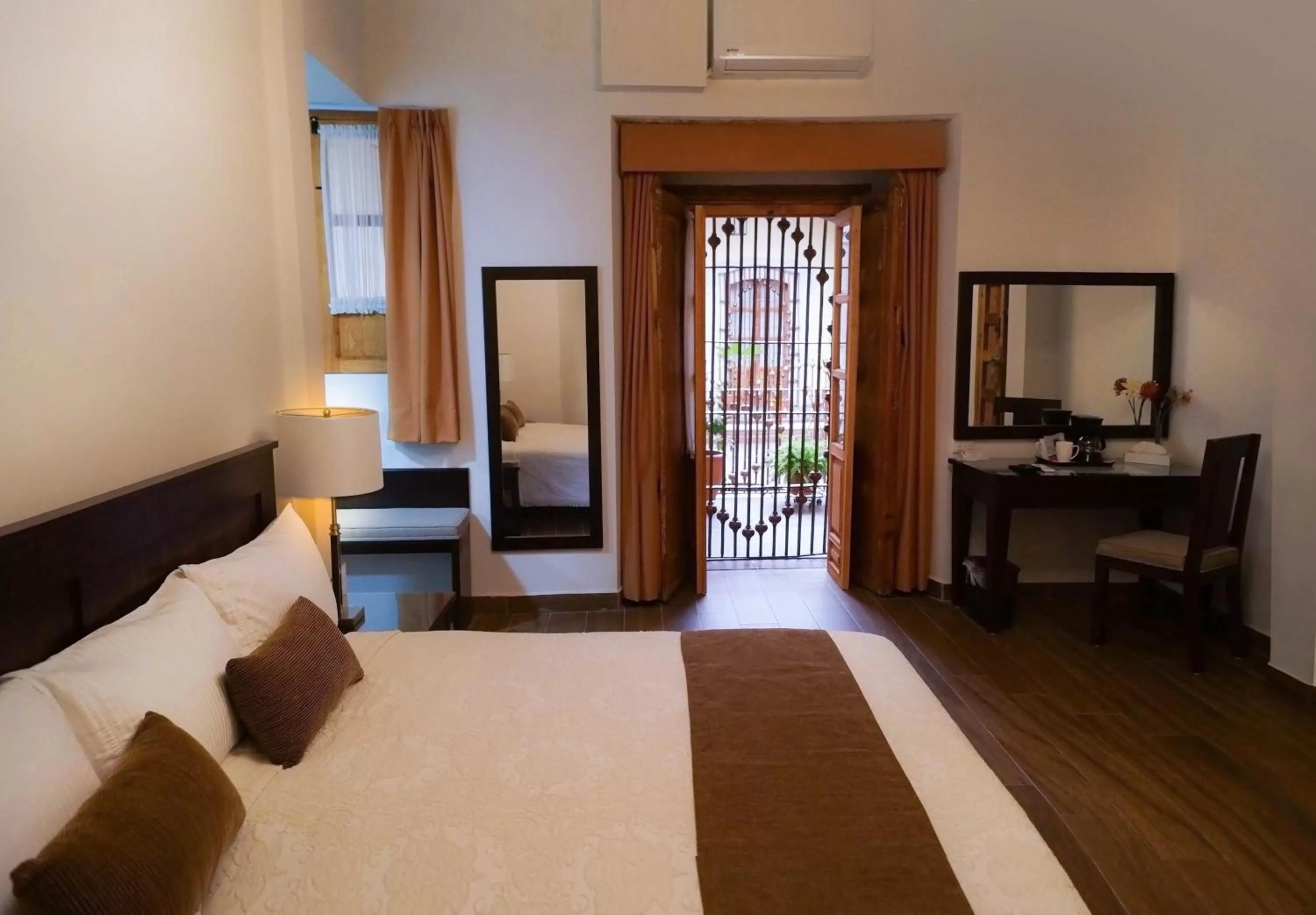 Bedroom, Bed in Hotel Casa Faroles Centro Histórico