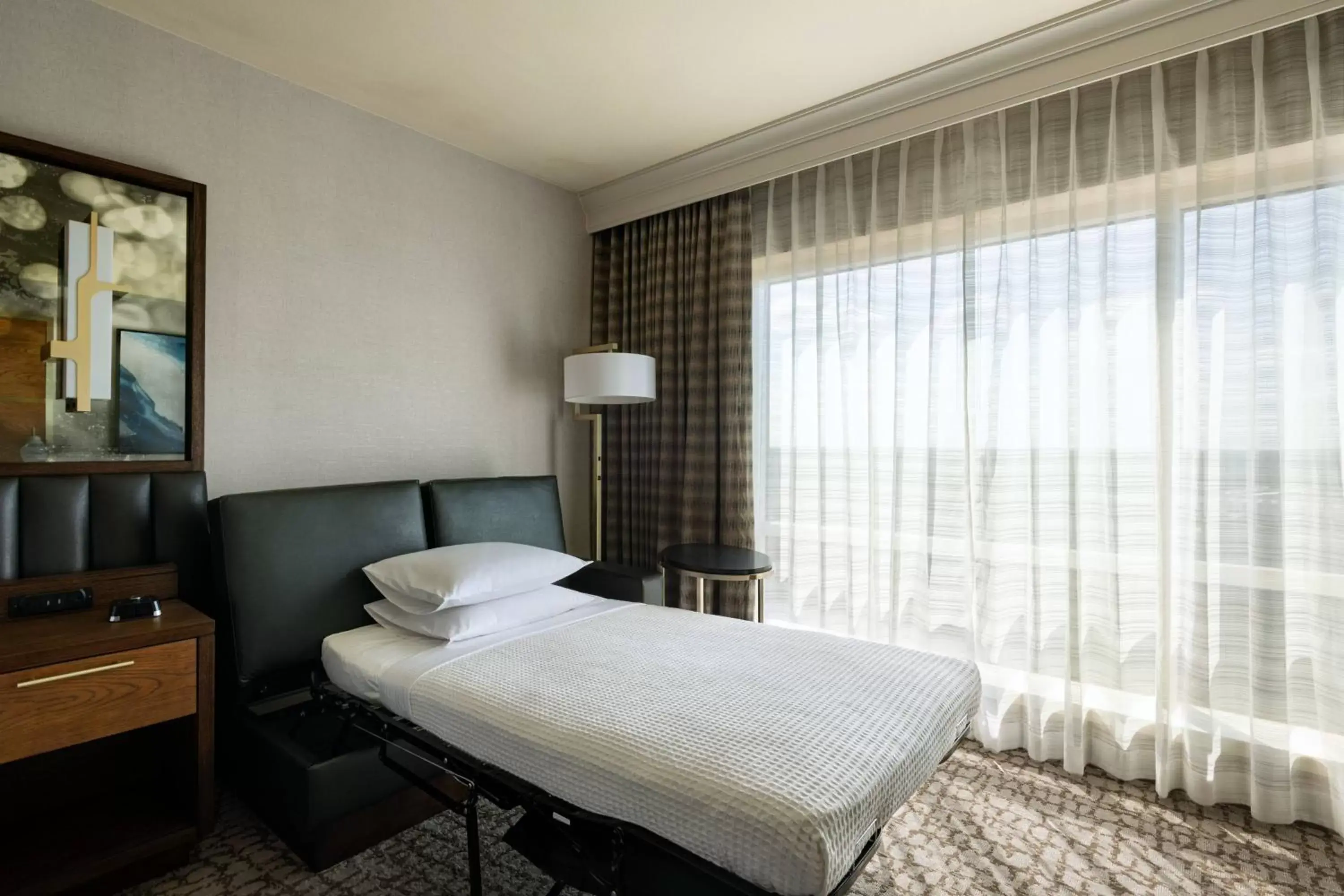 Photo of the whole room, Bed in The Woodlands Waterway Marriott Hotel and Convention Center