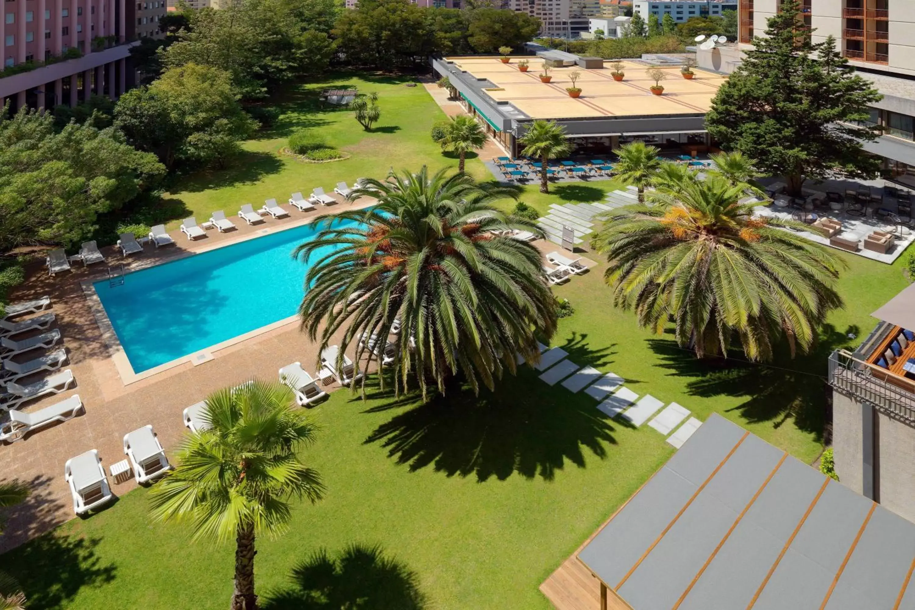 Swimming pool, Pool View in Lisbon Marriott Hotel
