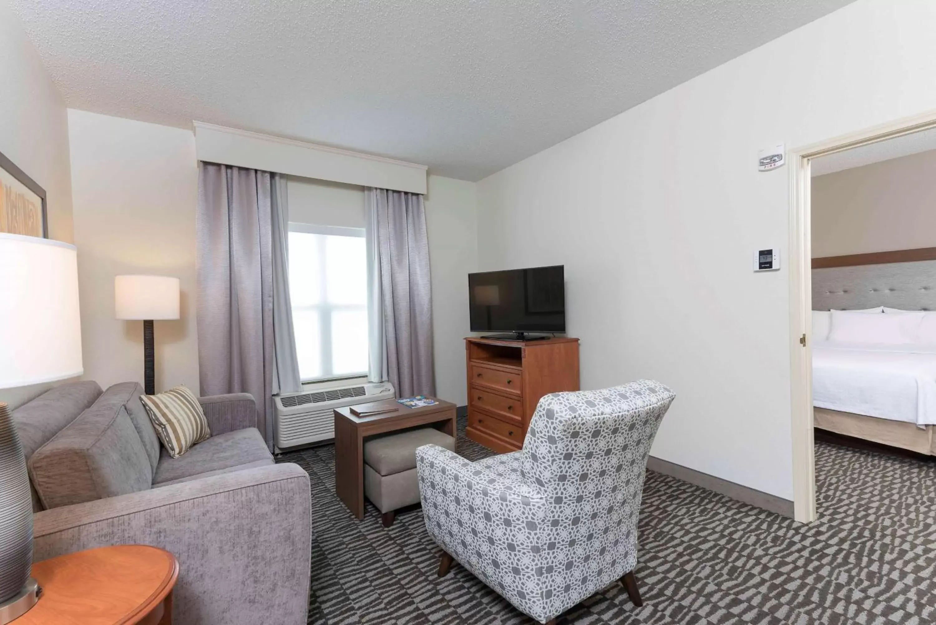 Bed, Seating Area in Homewood Suites by Hilton Indianapolis Airport / Plainfield