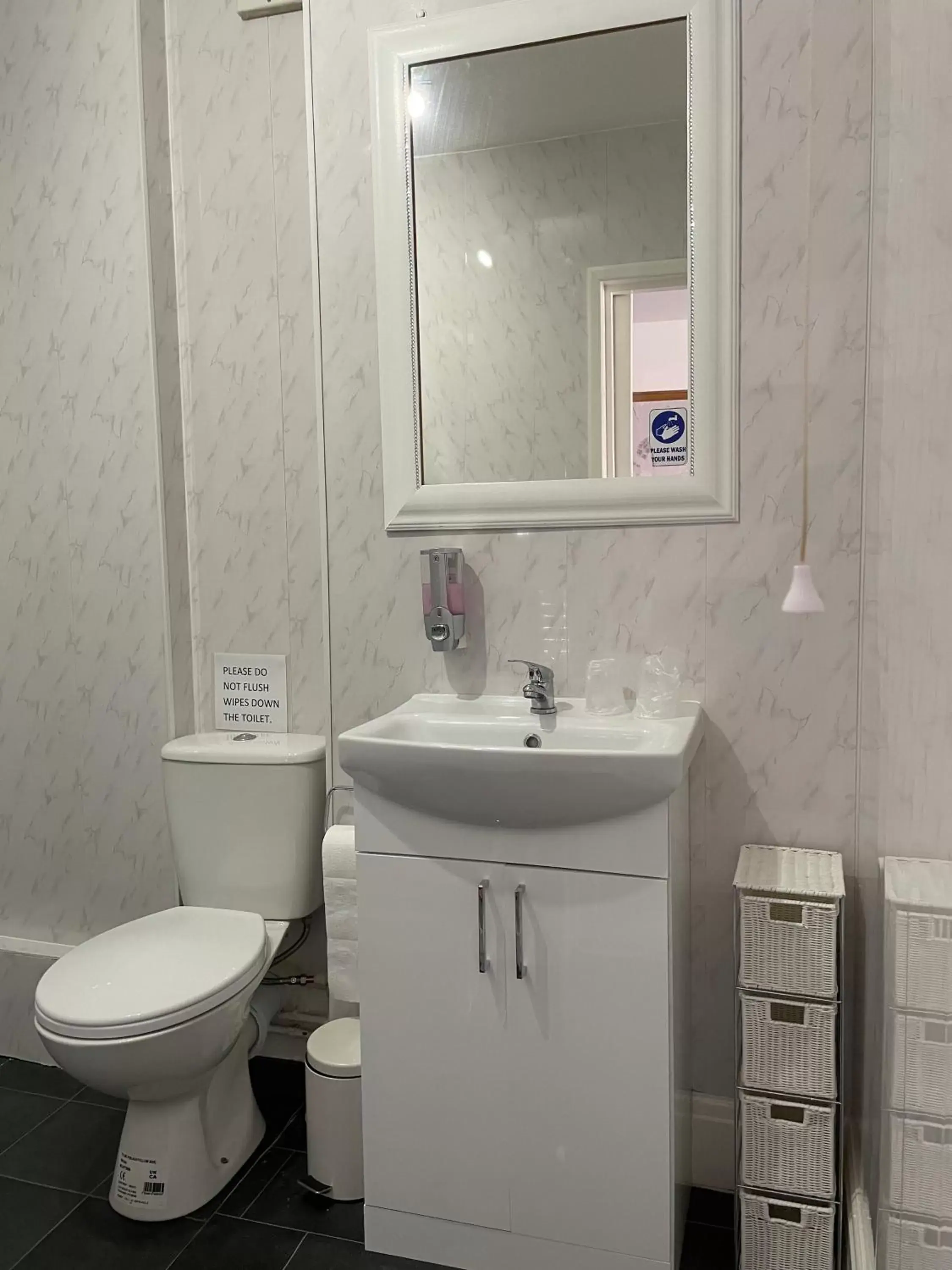 Bathroom in Whiteways Guest House