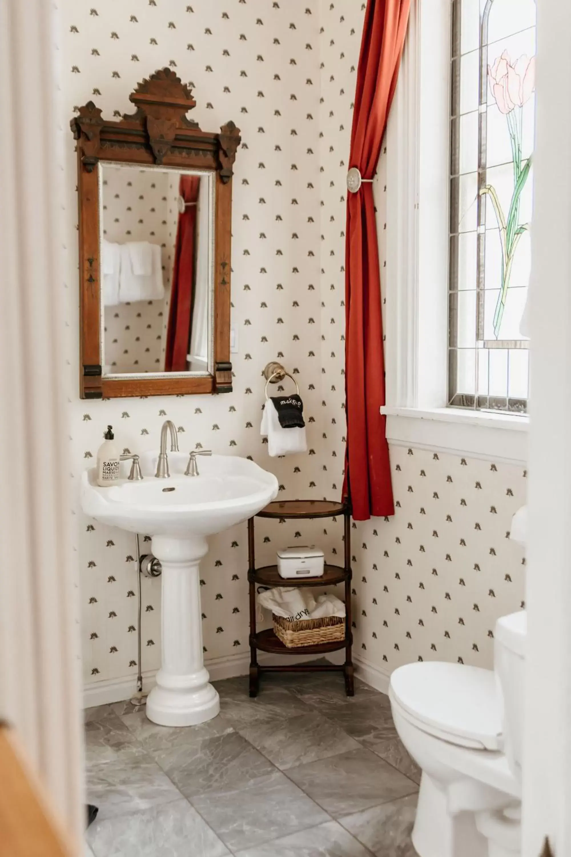 Bathroom in Ellerbeck Bed & Breakfast