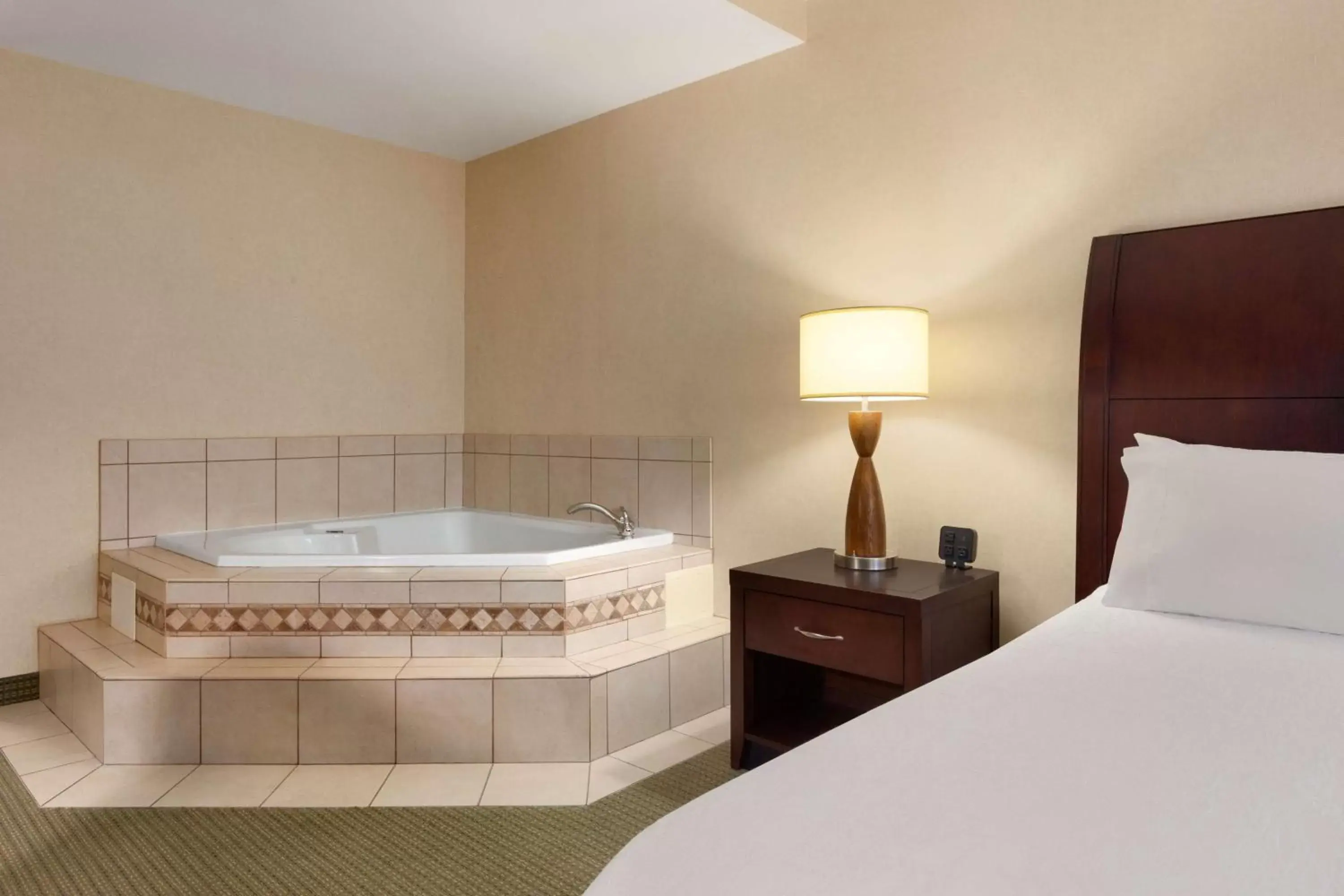Bed in Hilton Garden Inn Dulles North