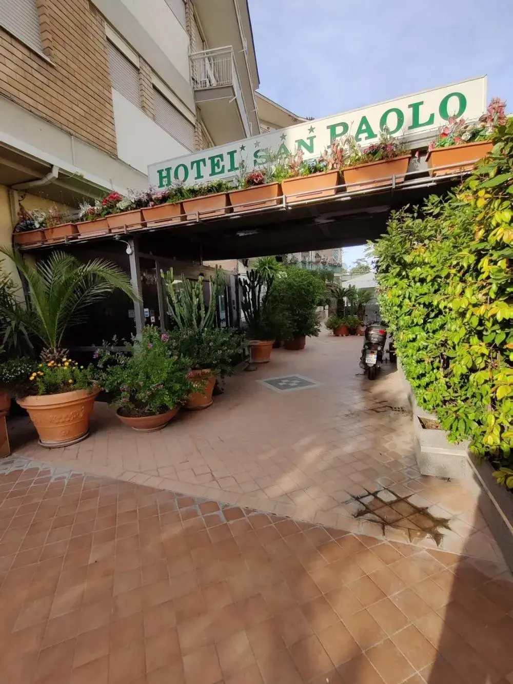 Facade/entrance in Hotel San Paolo