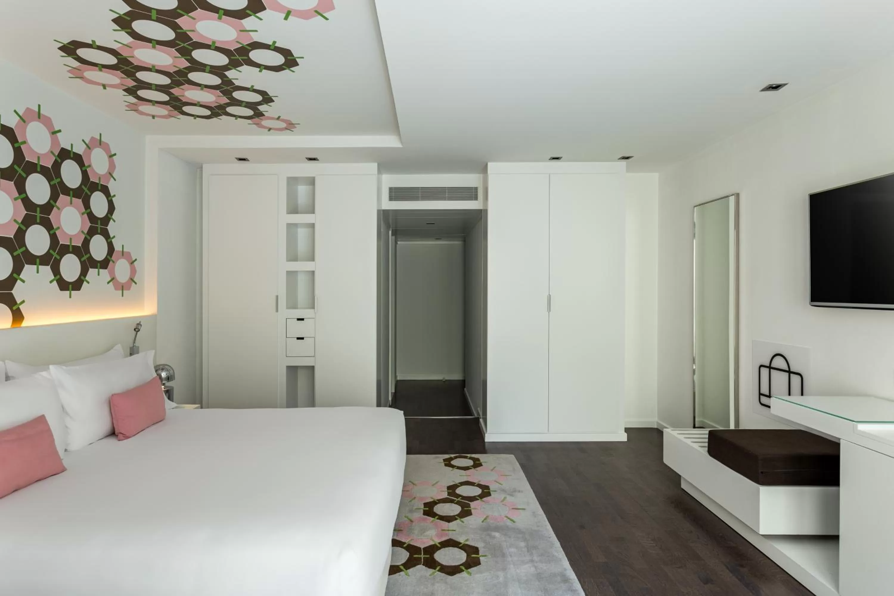 wardrobe, Bed in Room Mate Carla, Barcelona