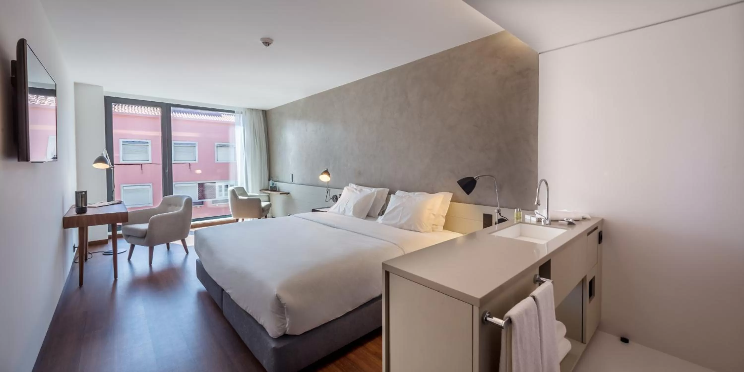 Day, Bed in Lux Lisboa Park