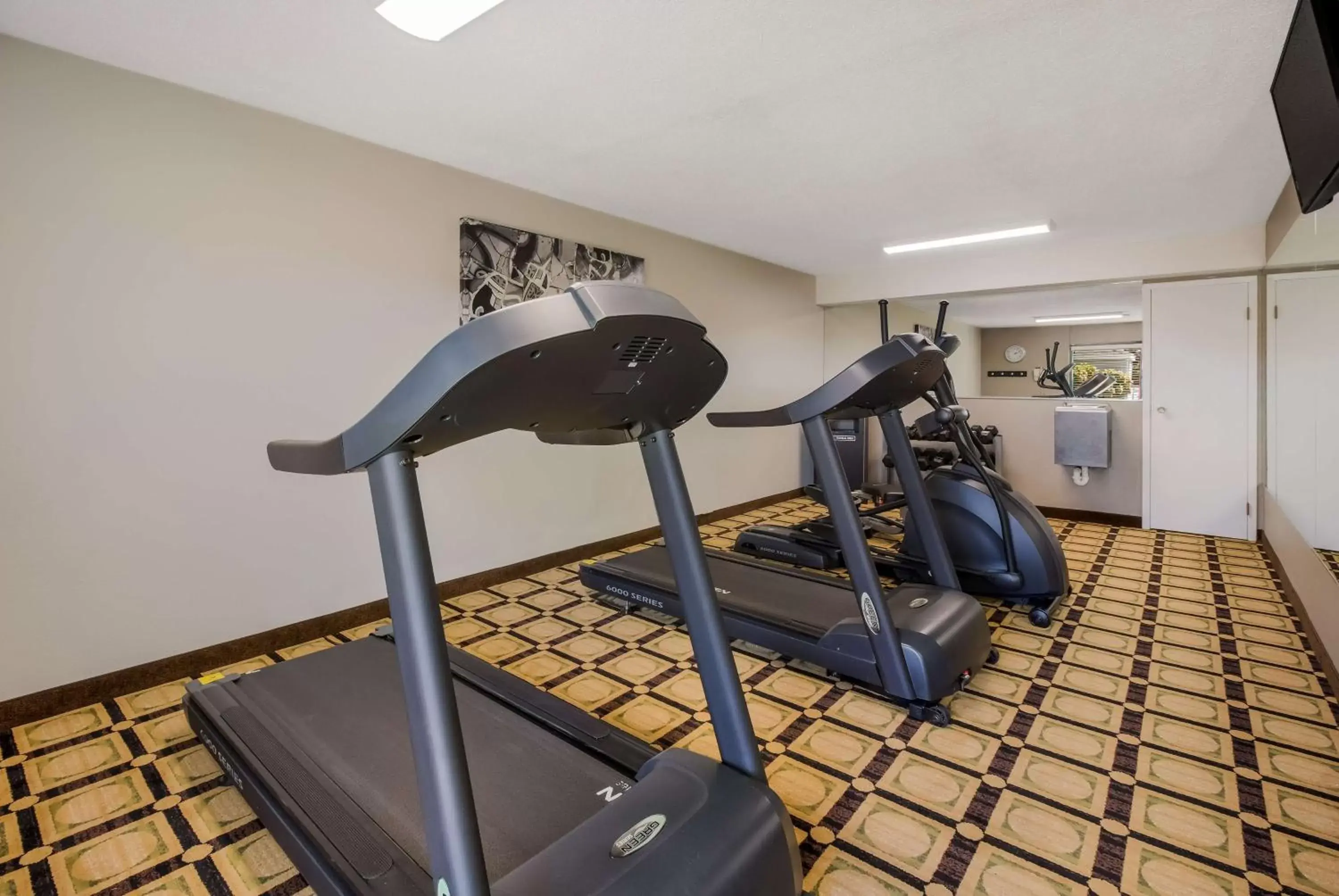 Fitness centre/facilities in Best Western University Inn Fitness centre/facilities in Best Western University Inn