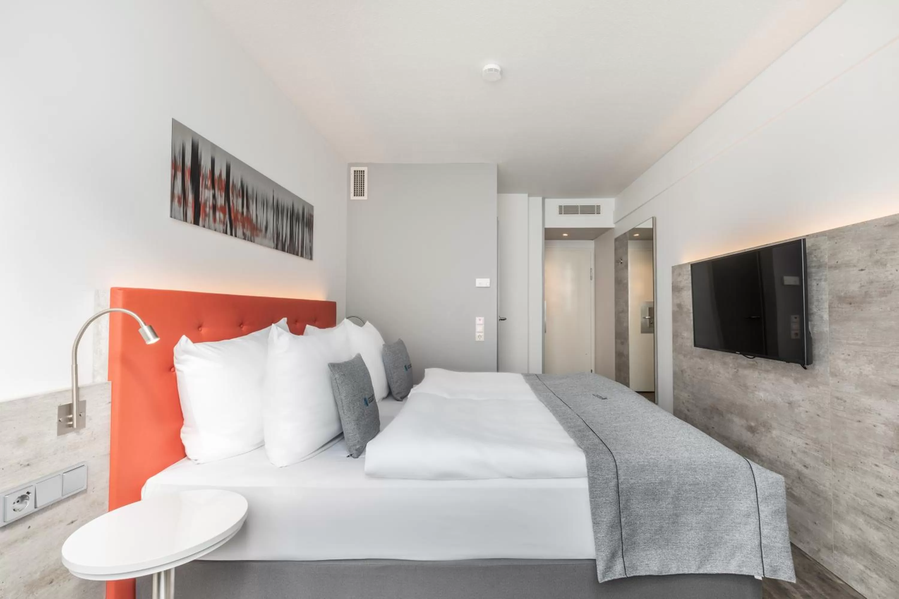 Photo of the whole room, Bed in Select Hotel Wiesbaden City