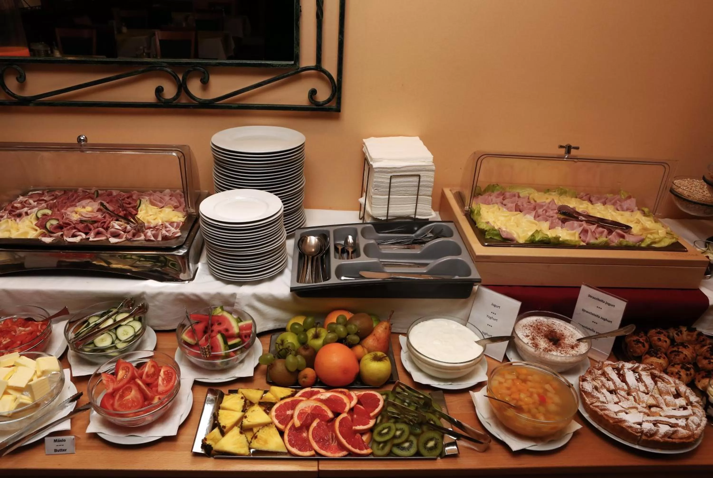 Buffet breakfast in Hotel Roudna