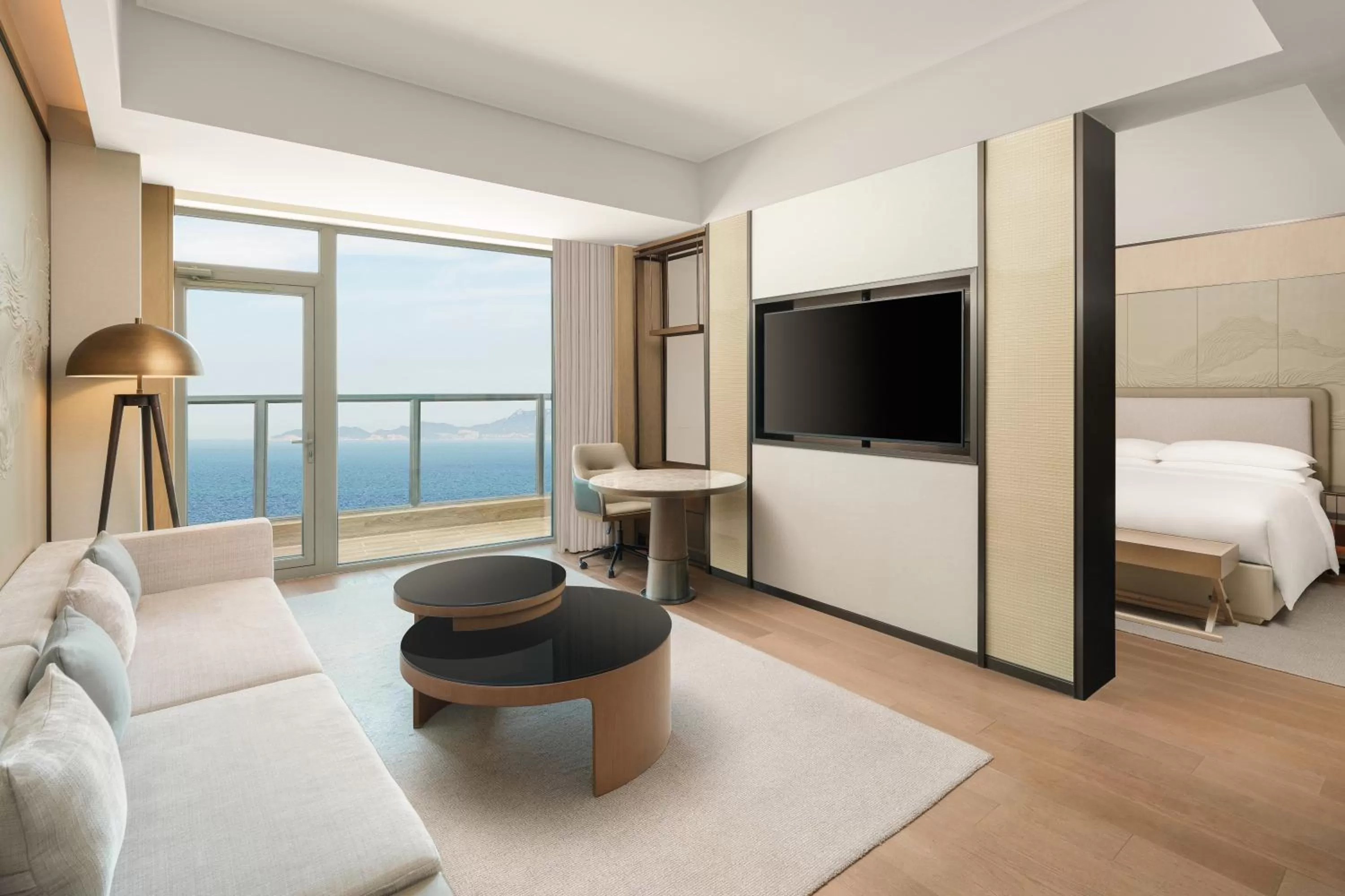 Natural landscape, Bed in Yantai Marriott Hotel