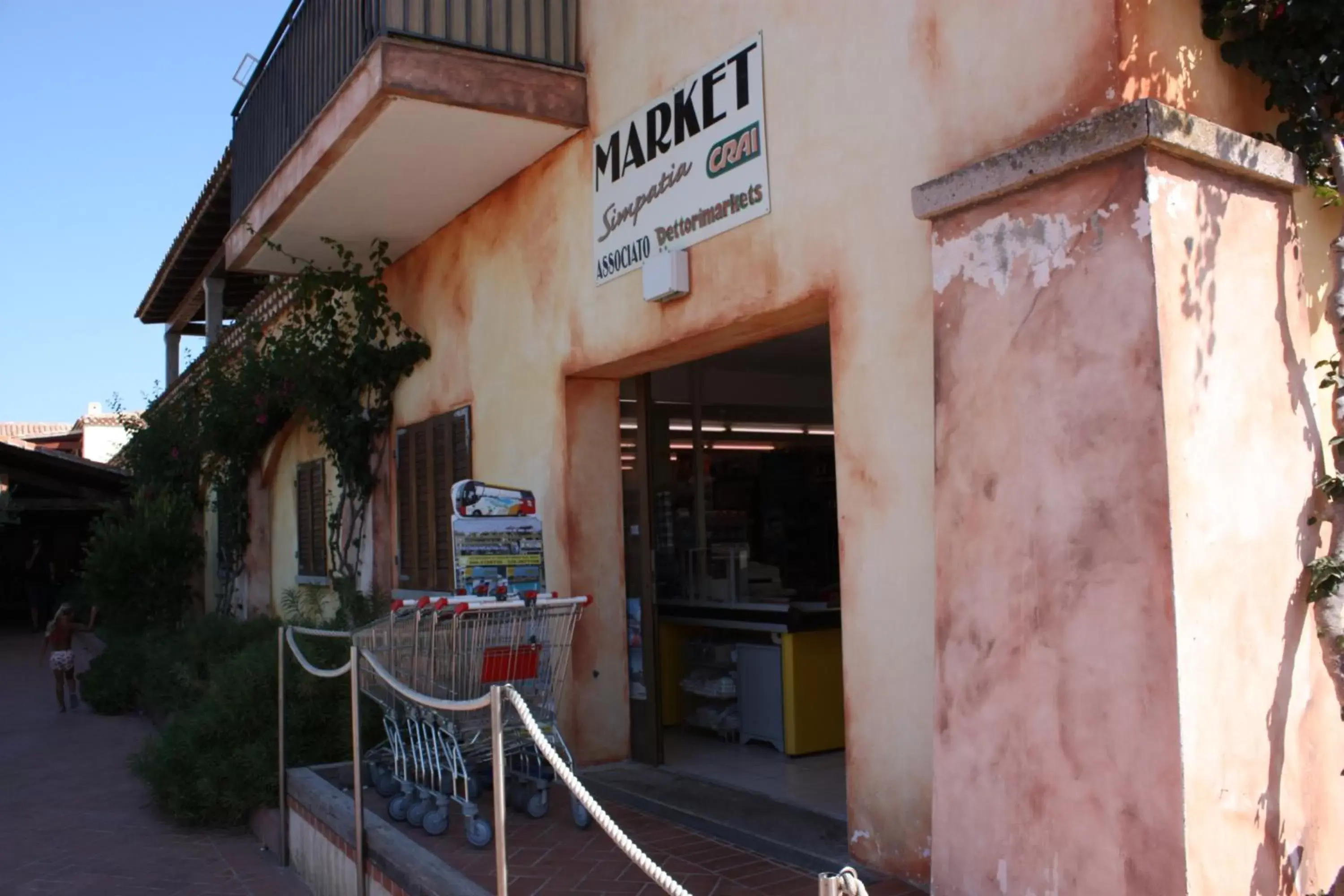 Supermarket/grocery shop in Le Corti di Marinella