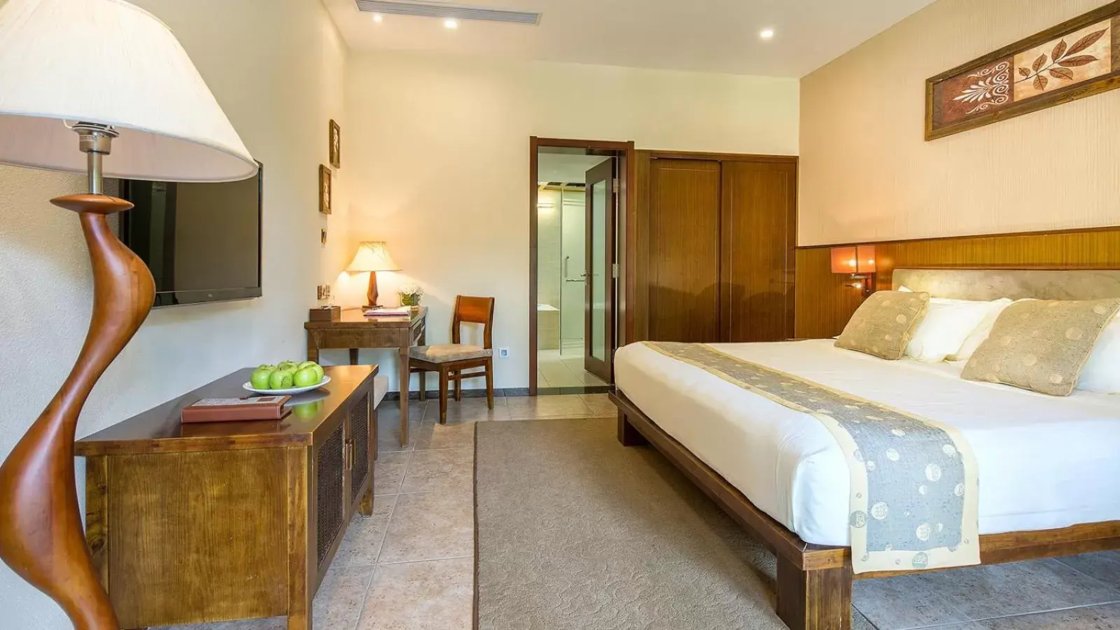Blind box queen bed room in Sanya Yalong Bay Villas & Spa