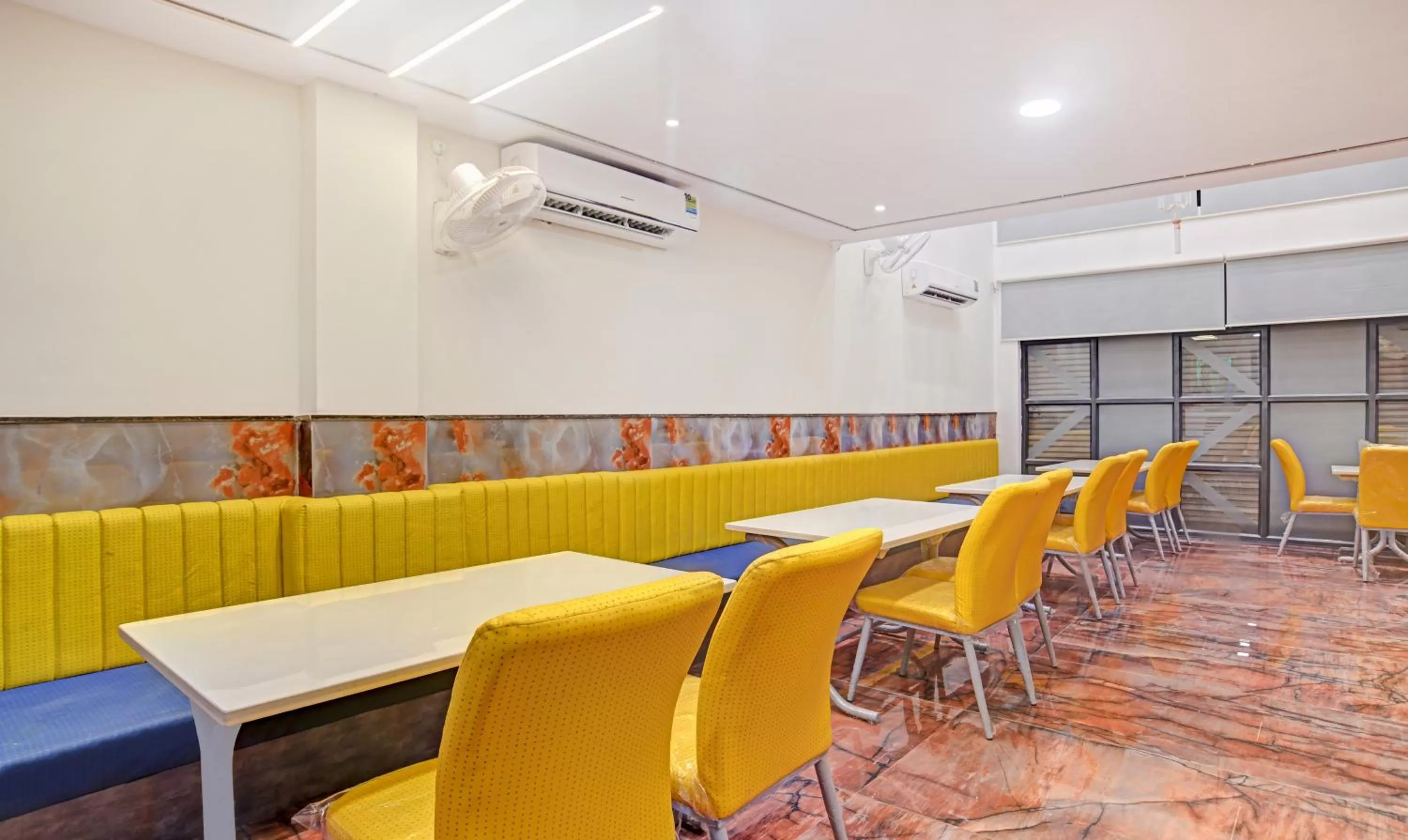 Restaurant/places to eat in Treebo Merit