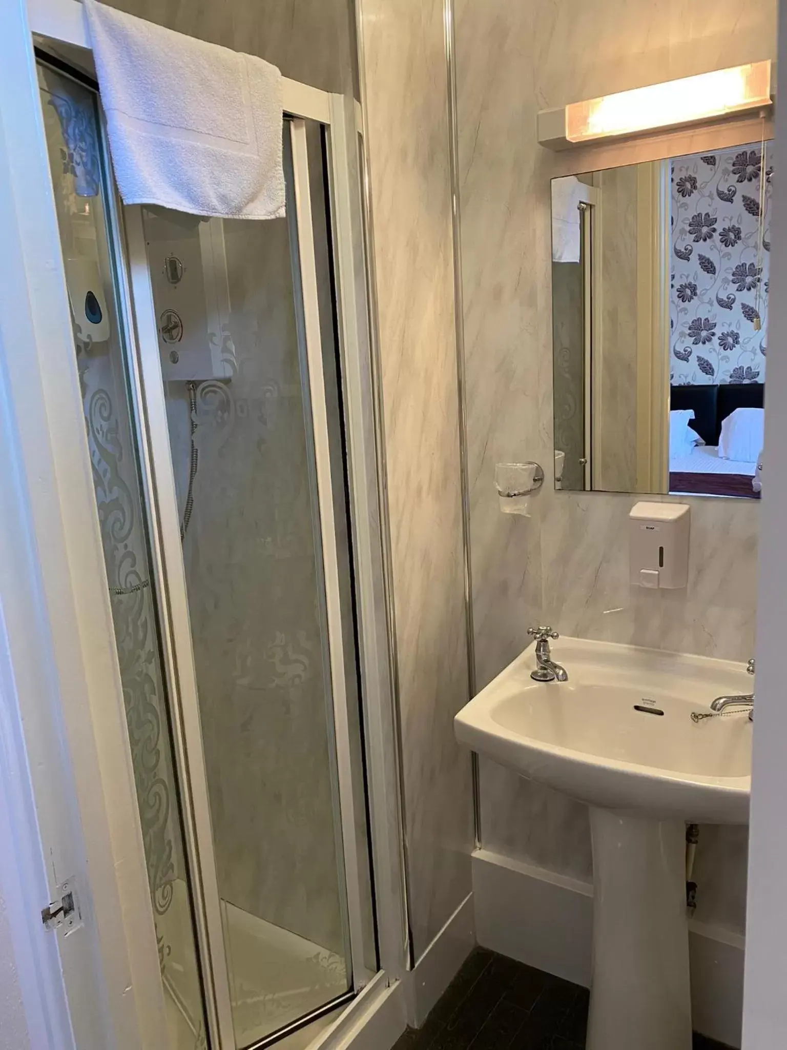 Shower, Bathroom in Paignton Court