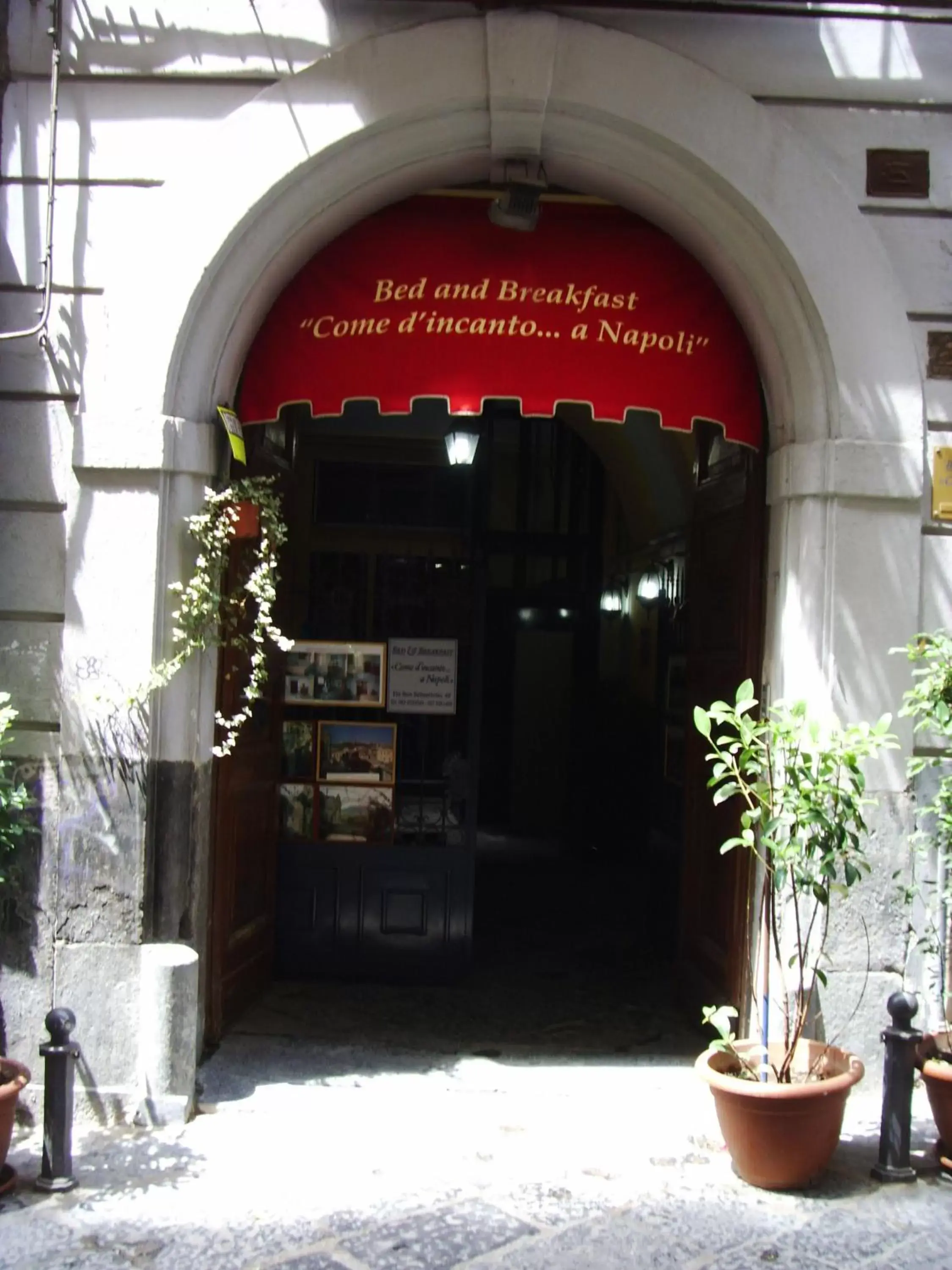 Facade/entrance in Come D'Incanto A Napoli