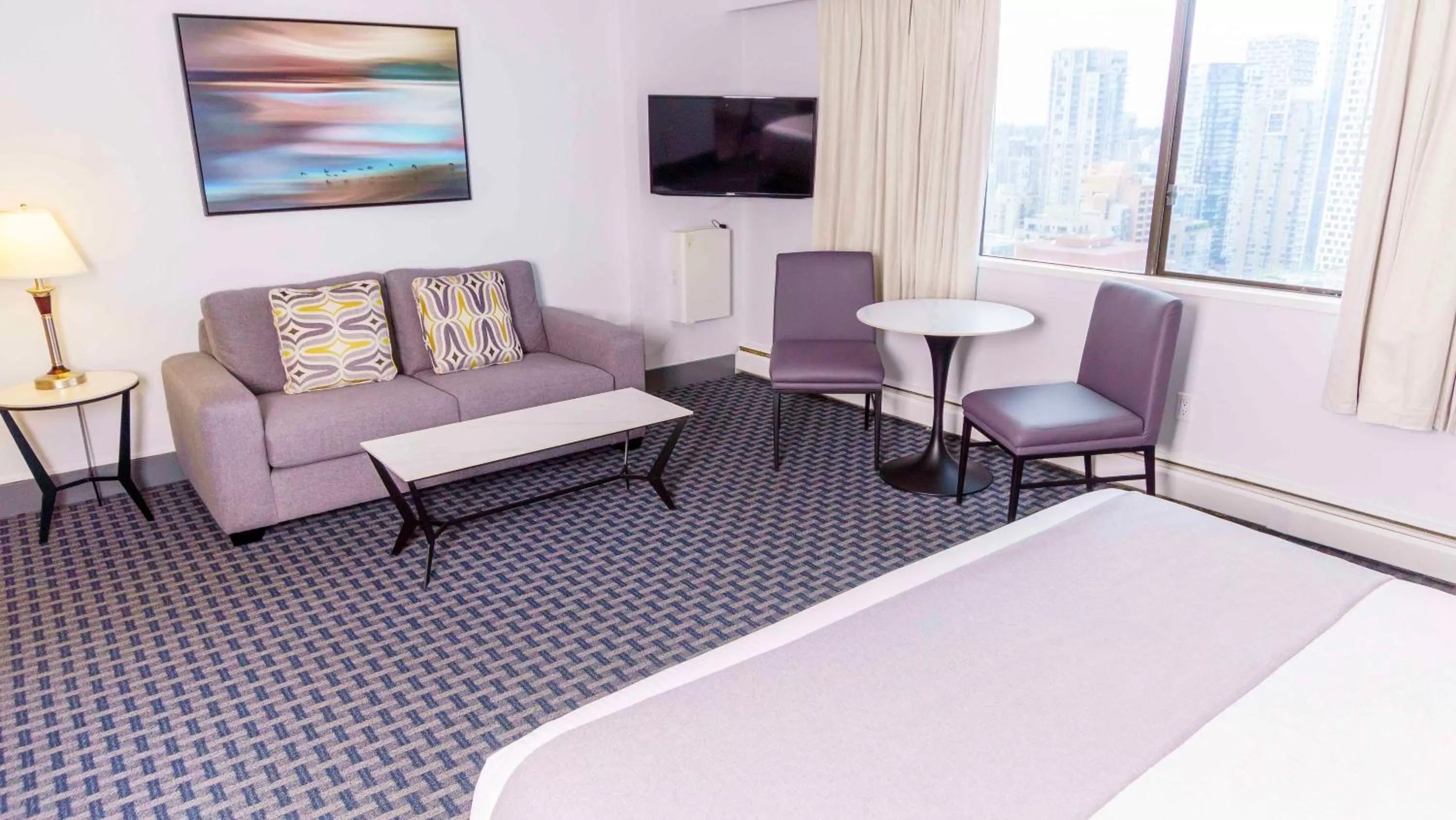 Seating area, Bed in Century Plaza Hotel