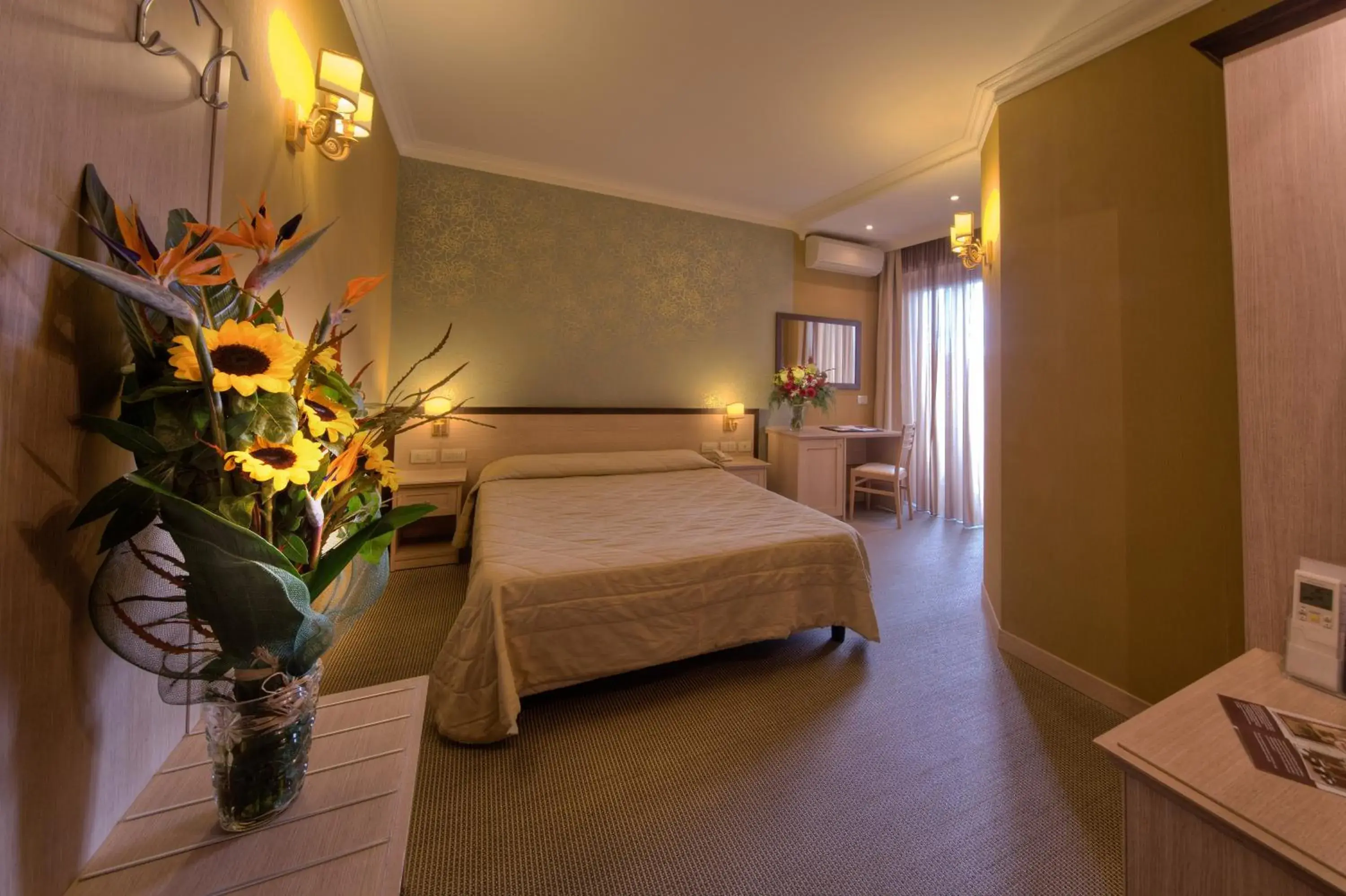 Photo of the whole room, Bed in Hotel Galileo Photo of the whole room, Bed in Hotel Galileo