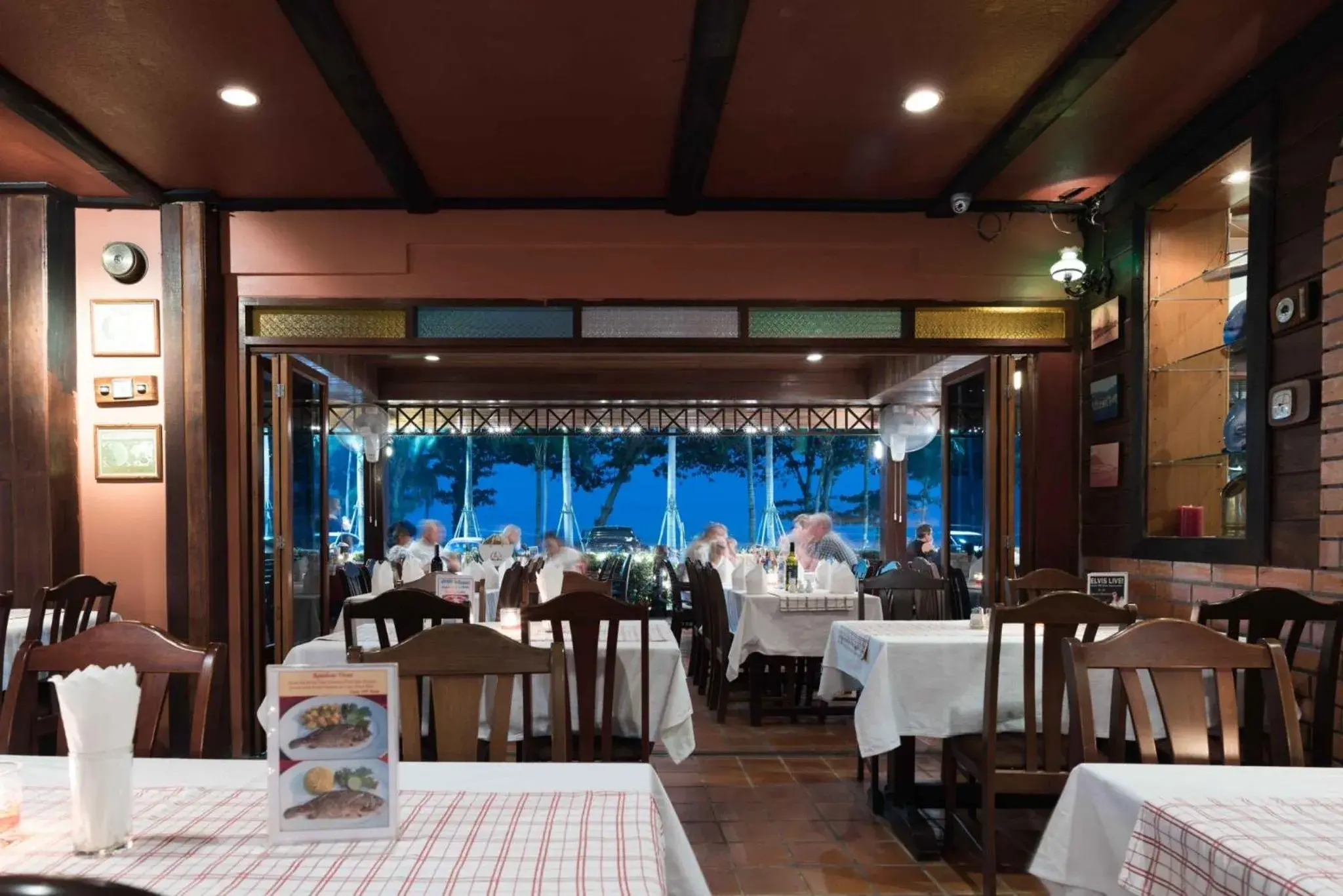 Restaurant/places to eat in Jomtien Boathouse Restaurant/places to eat in Jomtien Boathouse