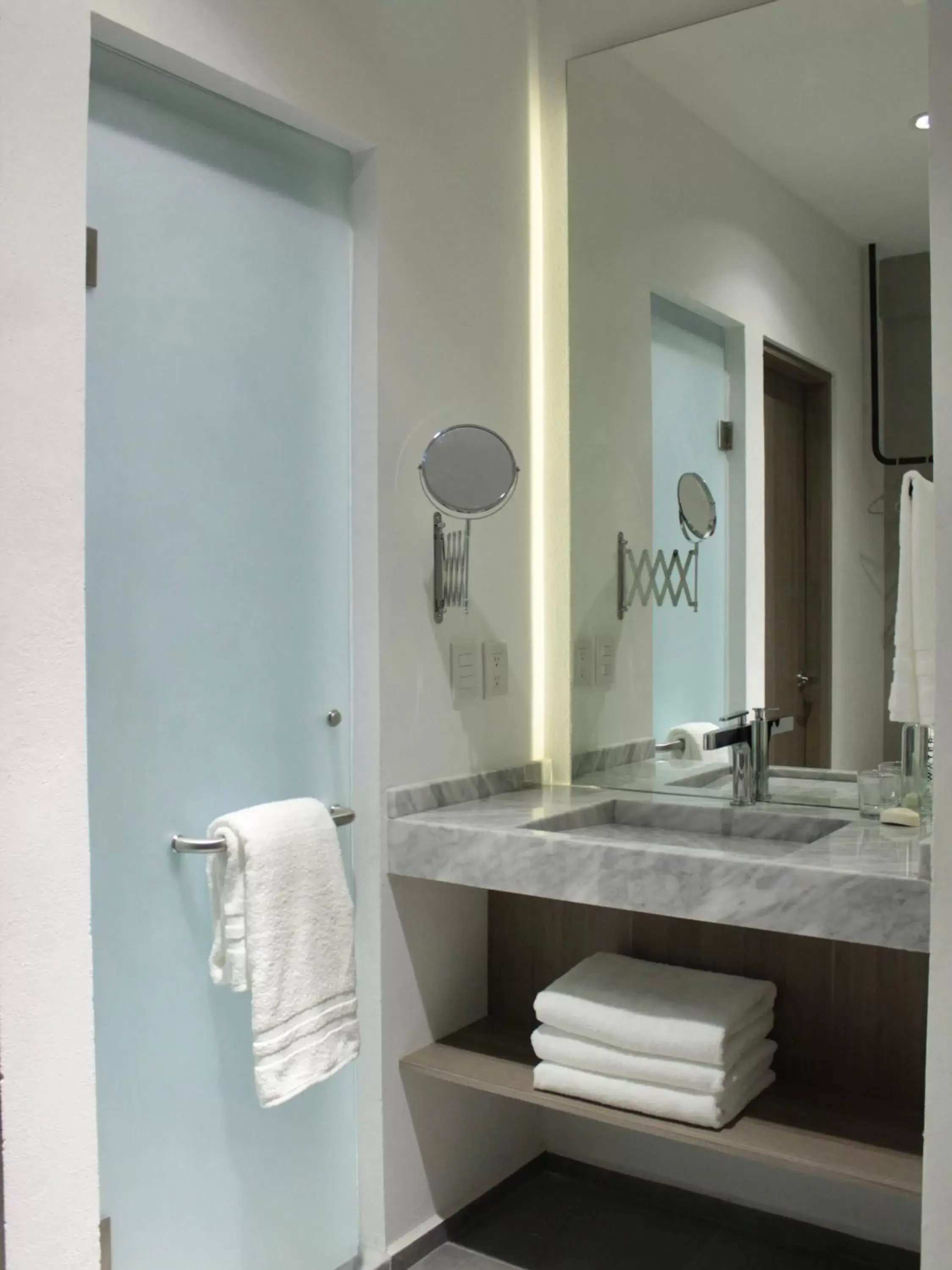 Bathroom in Hotel Blanco Pachuca