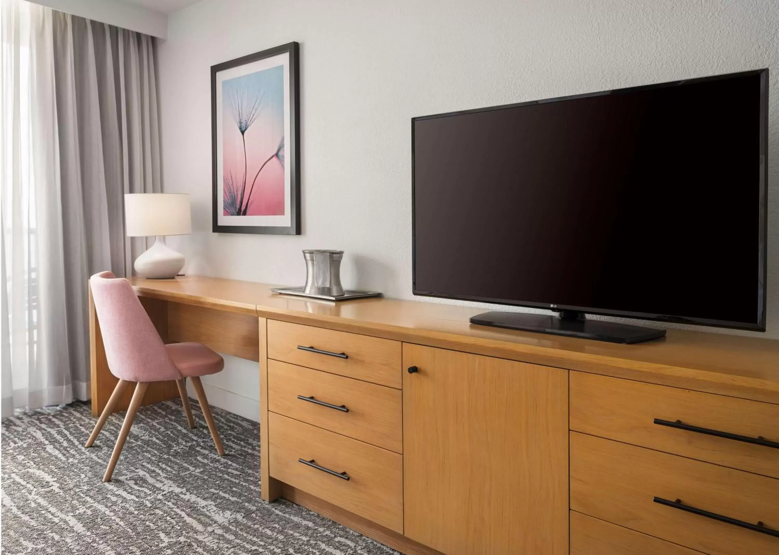 Bedroom, TV/Entertainment Center in Hilton Myrtle Beach Resort