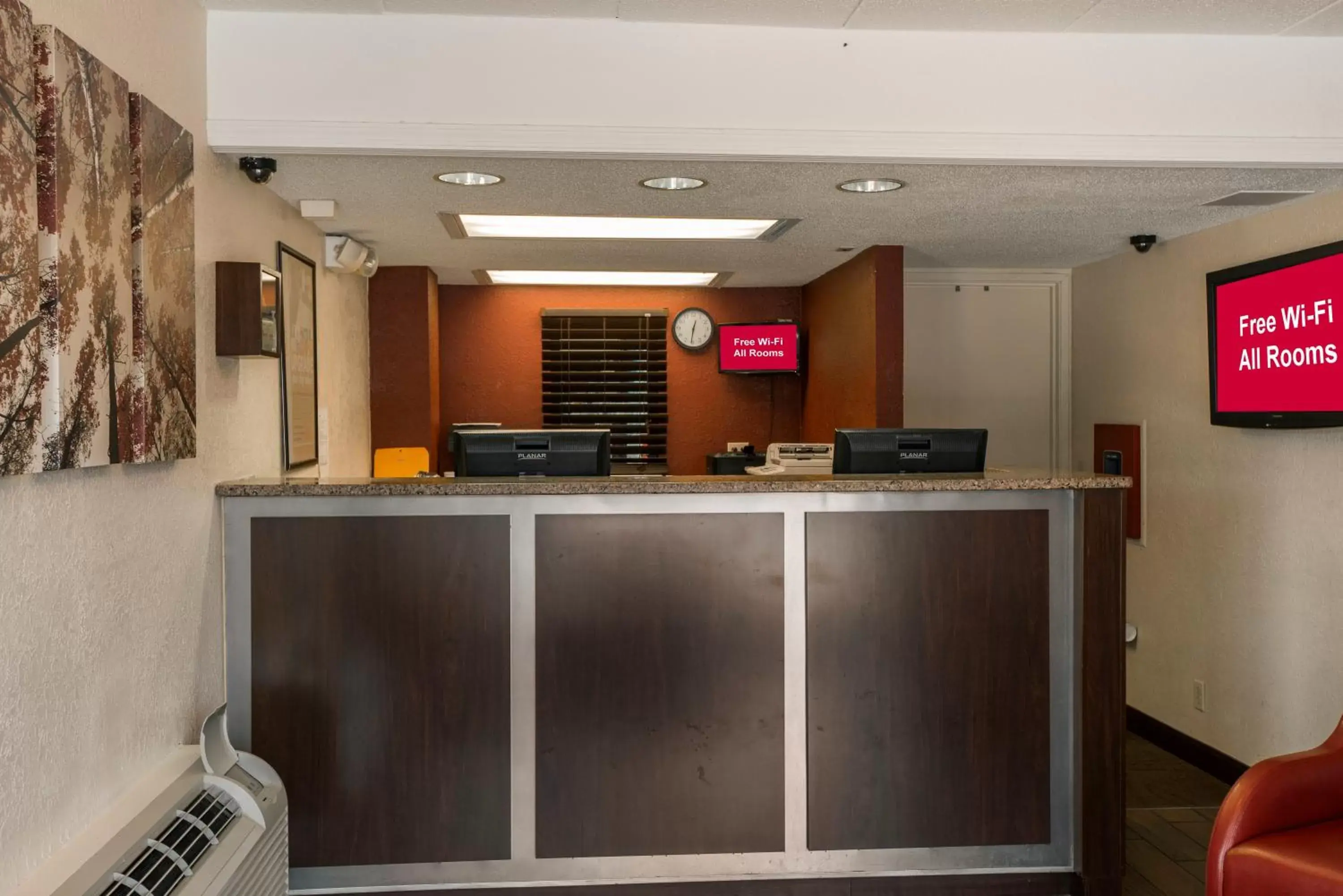 Lobby or reception, Lobby/Reception in Red Roof Inn PLUS+ St. Louis - Forest Park / Hampton Ave.