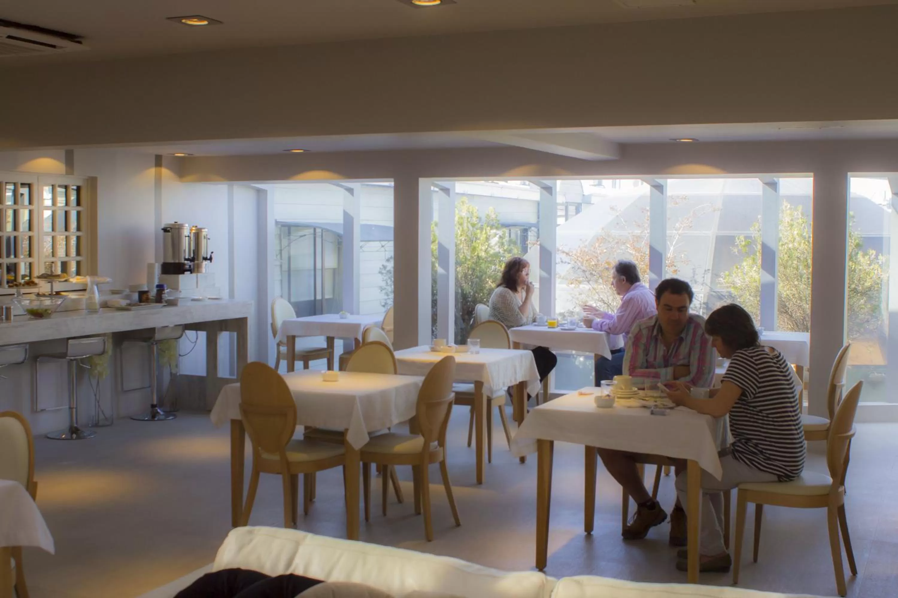 Restaurant/places to eat in Hotel Las Terrazas Business