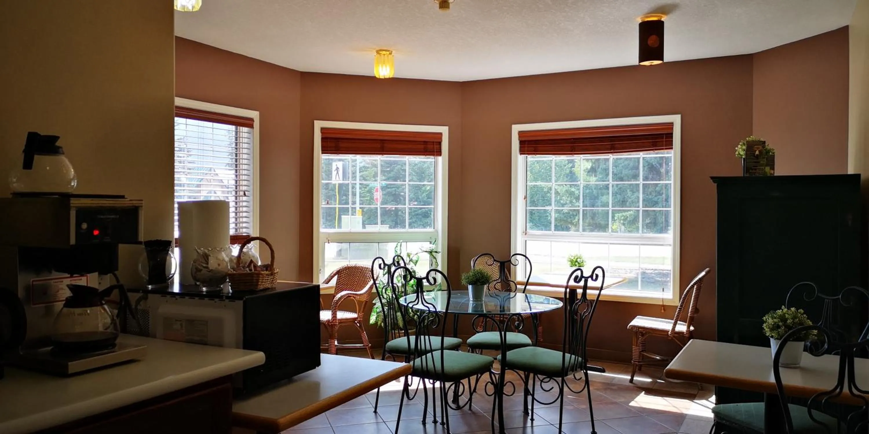 Dining area in Mountain View Inn