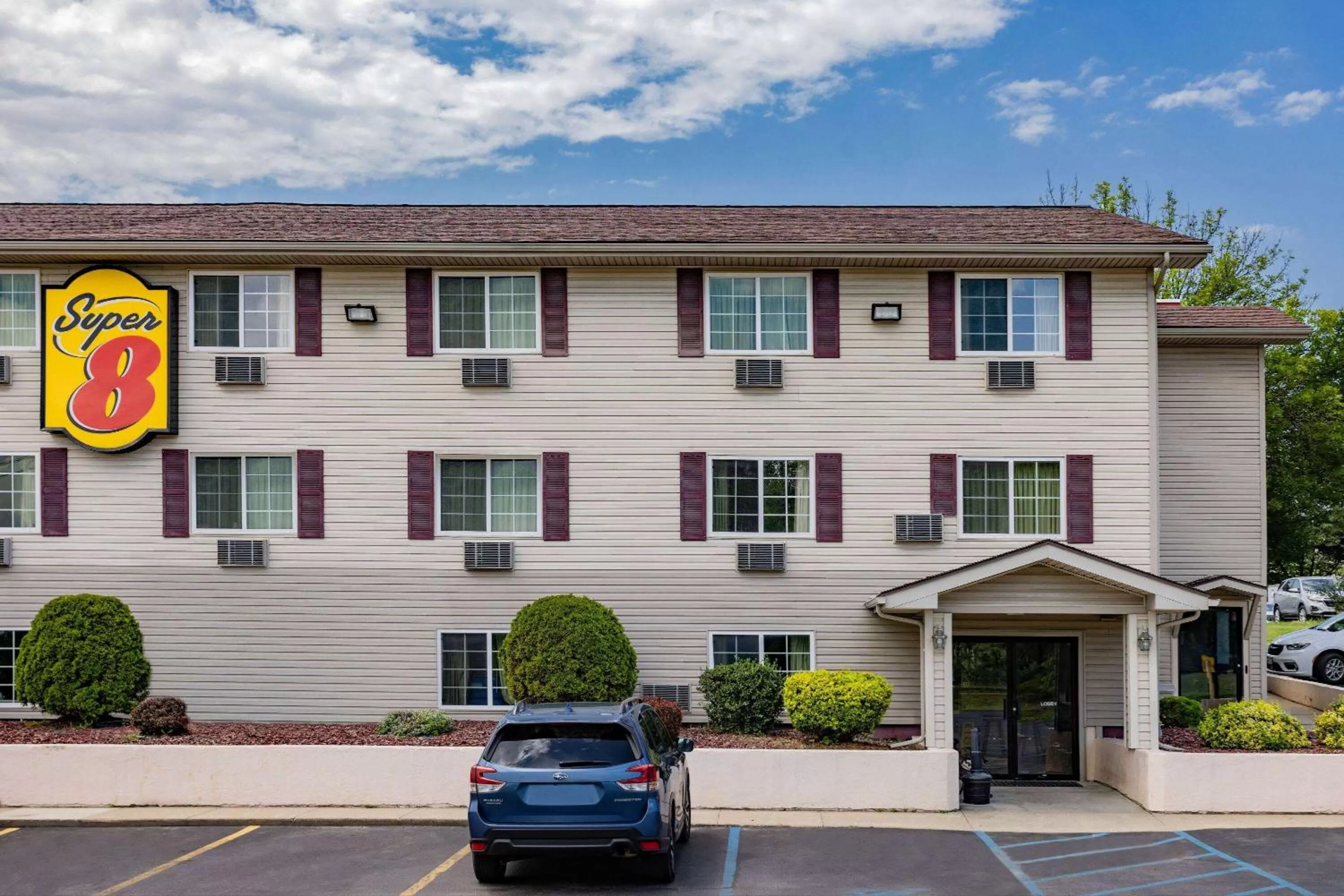 Property building in Super 8 by Wyndham Johnstown/Gloversville