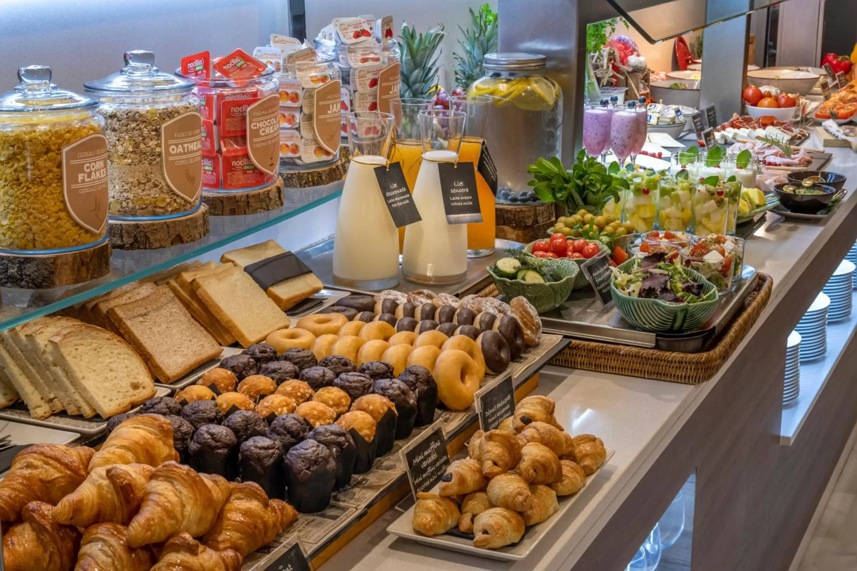 Buffet breakfast in Hotel Serhs Carlit