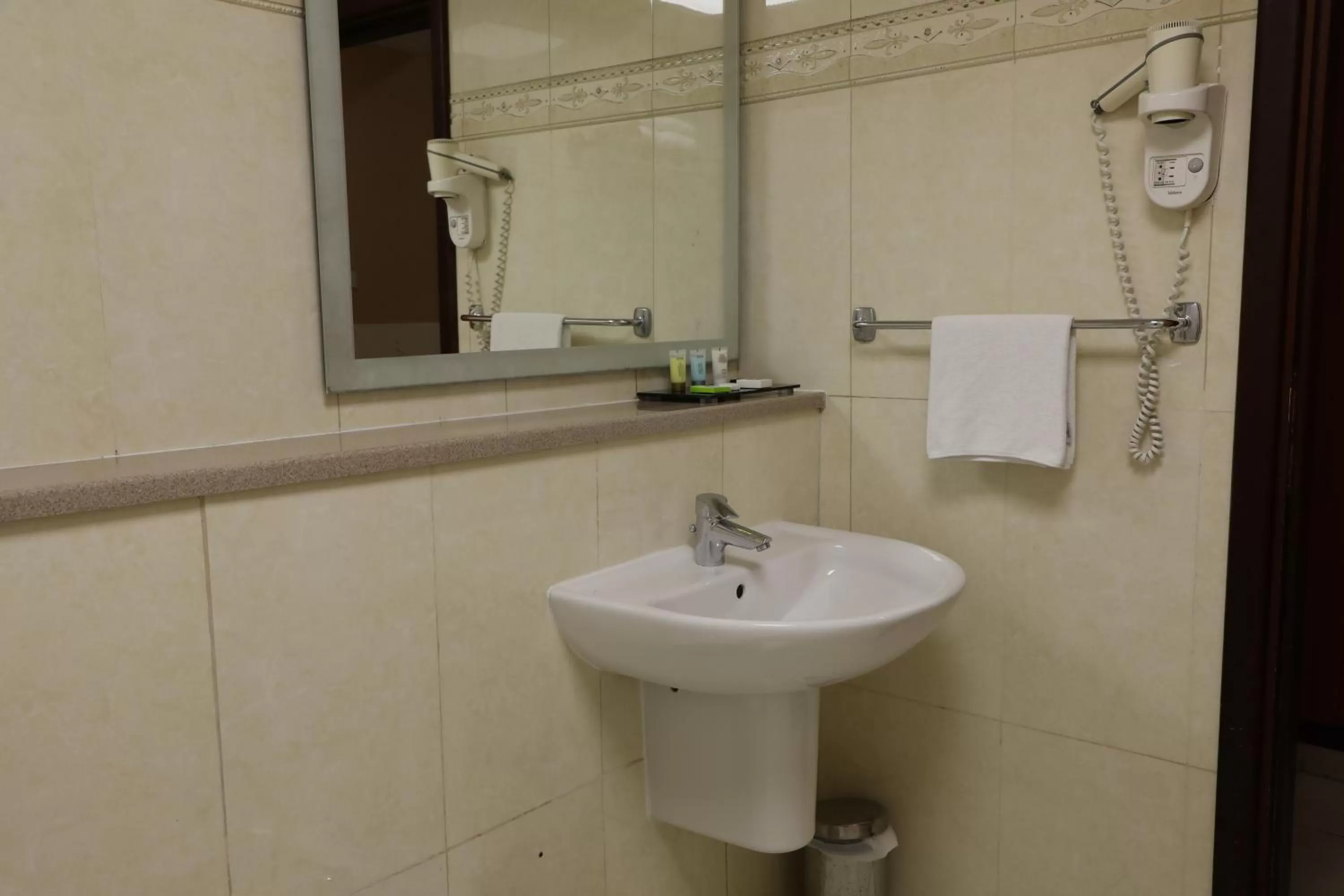 Bathroom in West Zone Pearl Hotel Apartment
